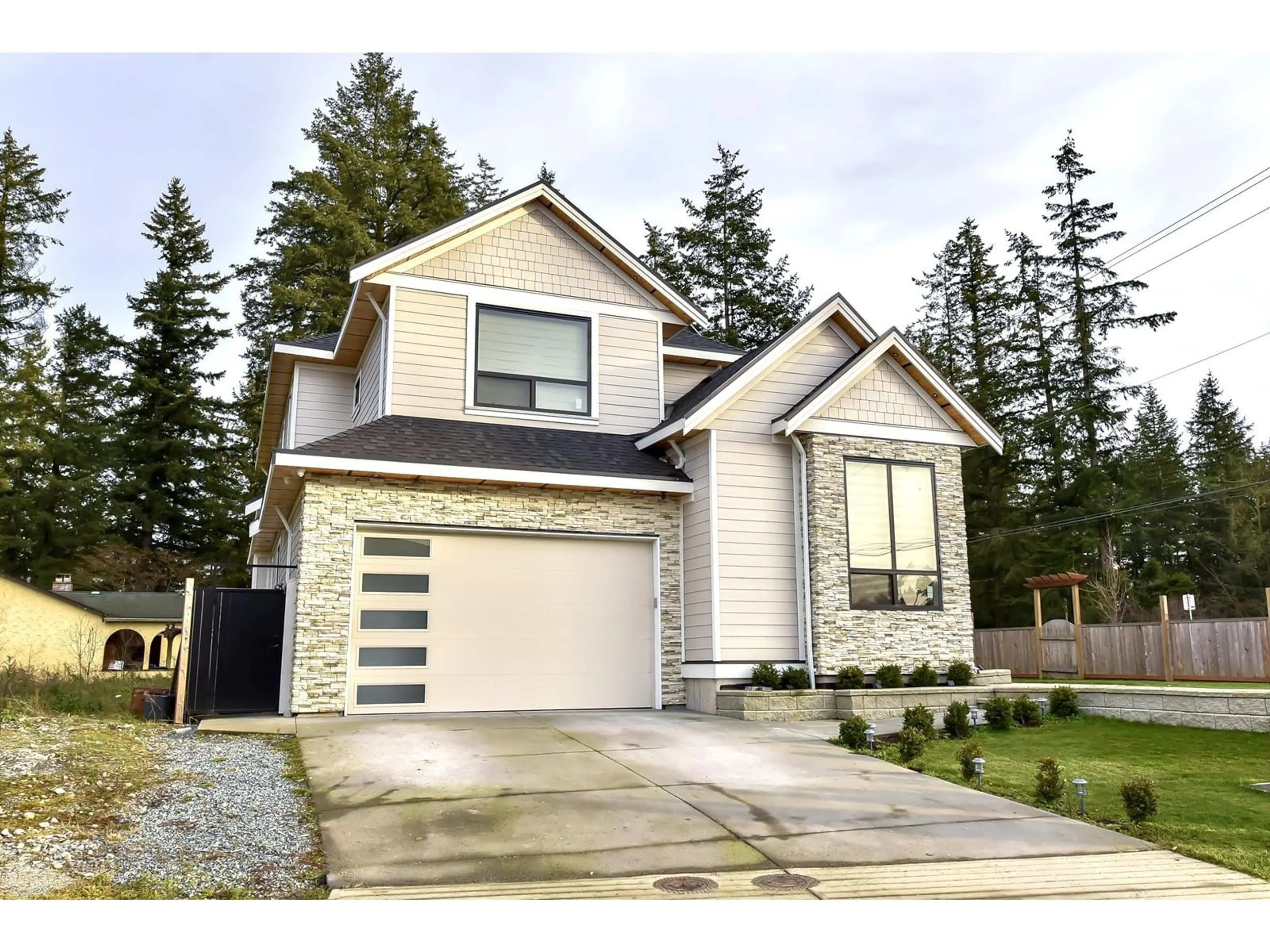 Home with vinyl exterior material, street for 19805 32, Langley British Columbia V3A0N9