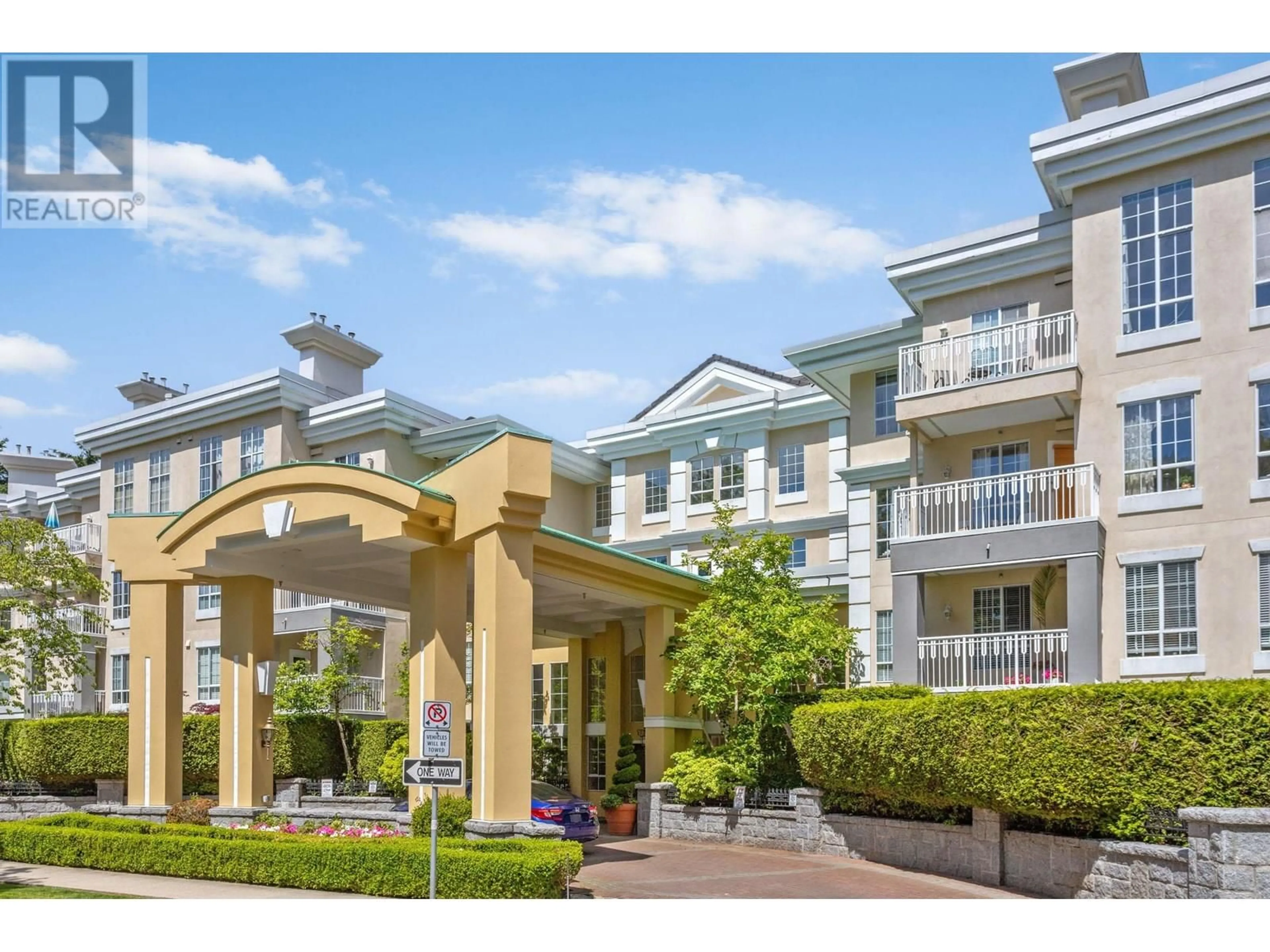 Patio, mountain view for 130 - 5835 HAMPTON PLACE, Vancouver British Columbia V6T2G2