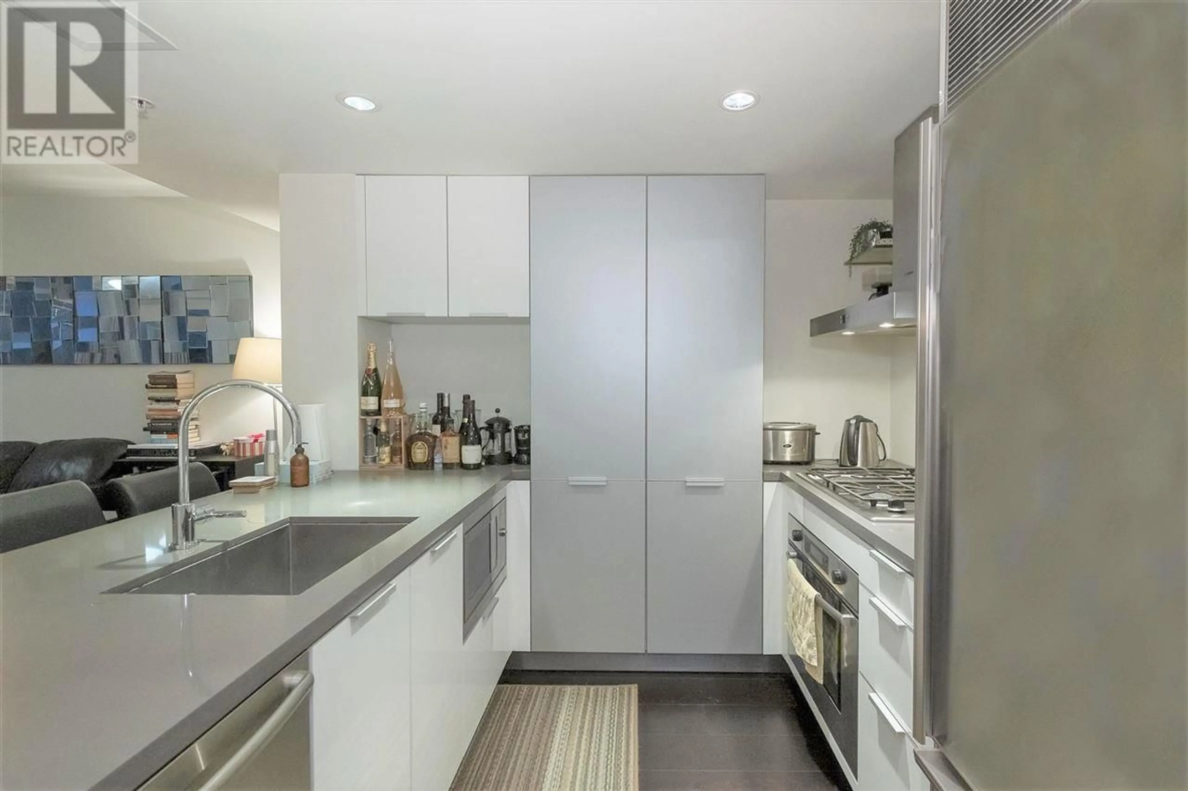 Standard kitchen, unknown for 803 - 788 RICHARDS STREET, Vancouver British Columbia V6B0C7