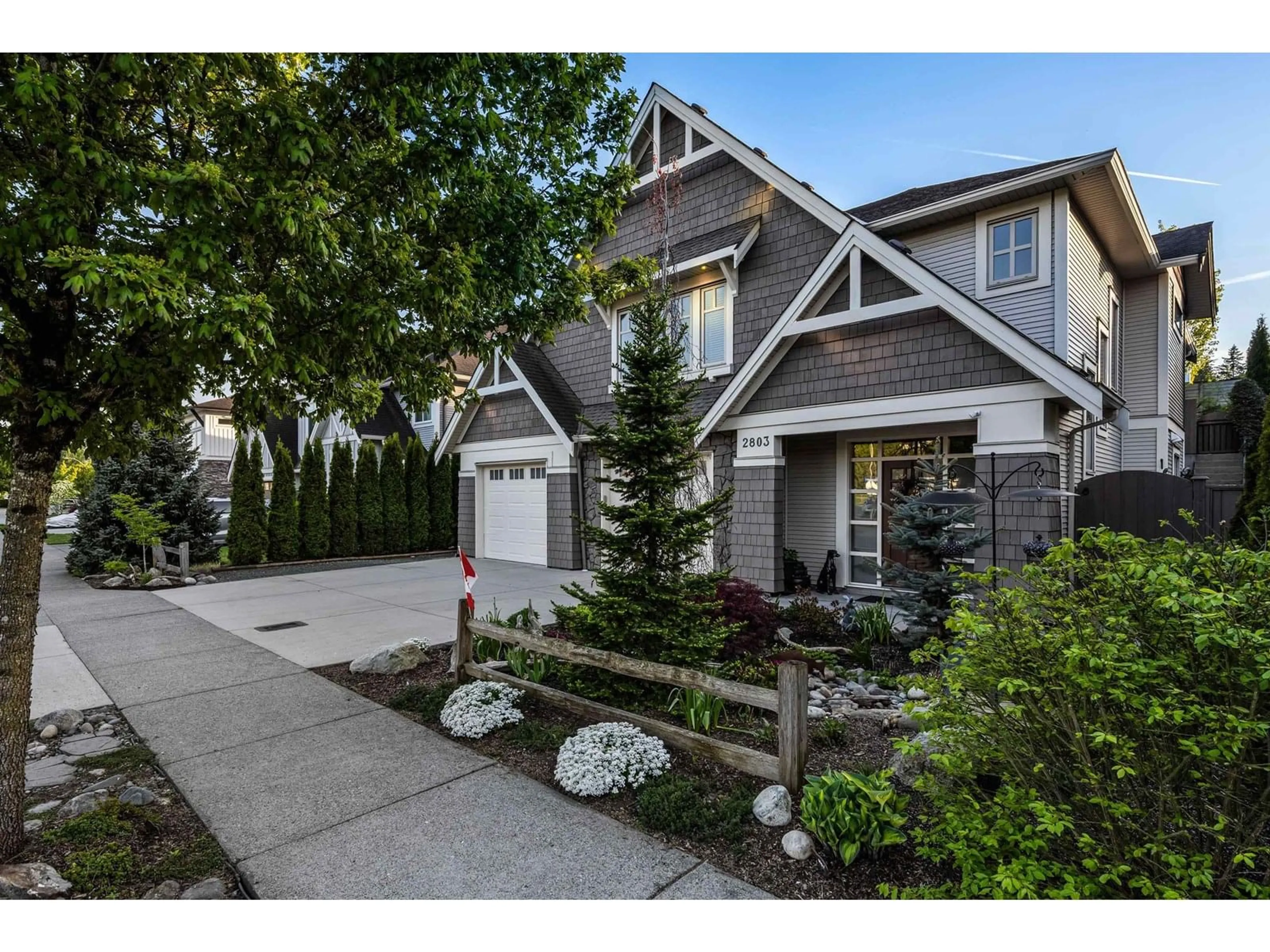Home with vinyl exterior material, street for 2803 BRISTOL, Abbotsford British Columbia V2S8N6