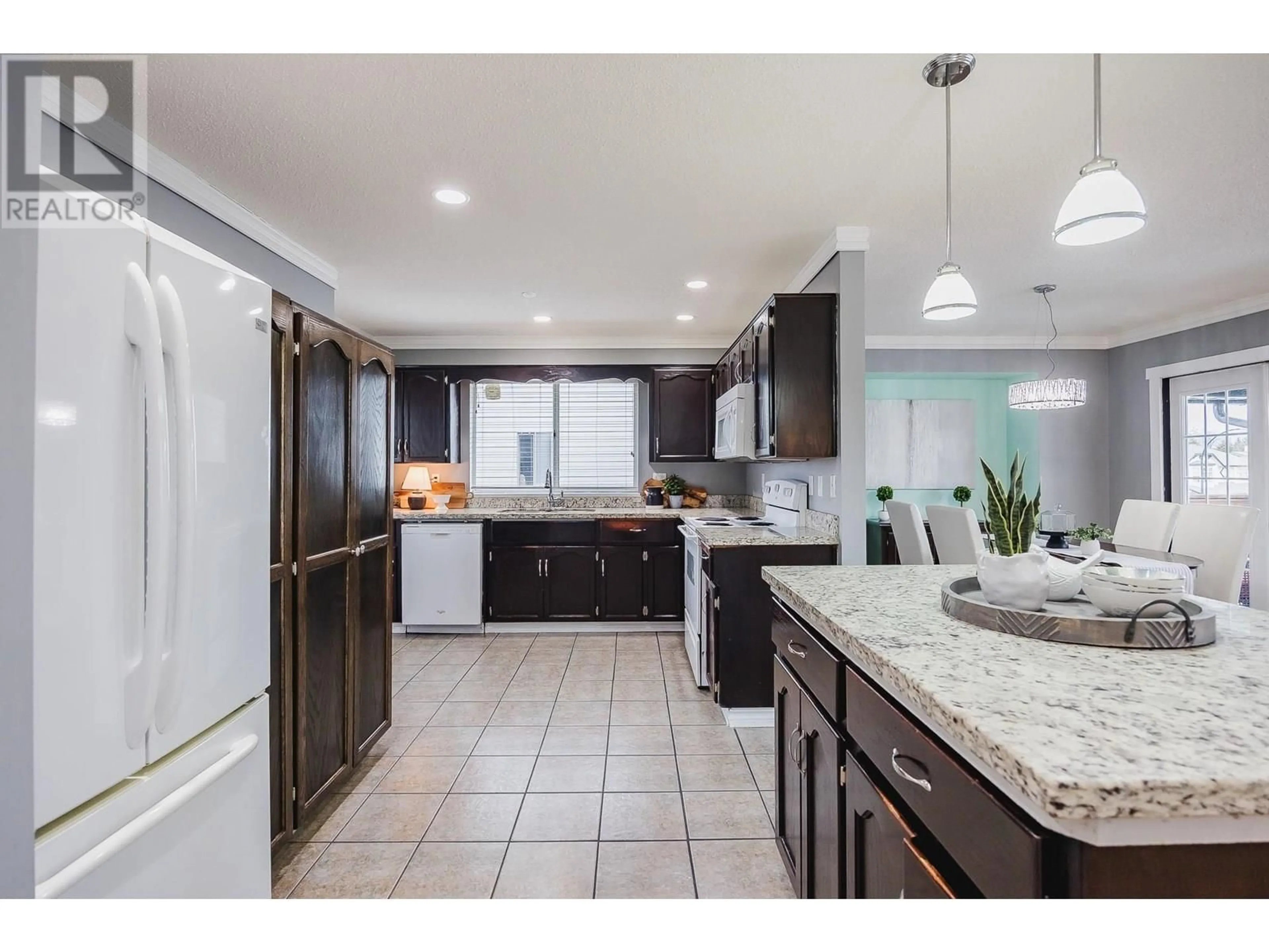 Open concept kitchen, ceramic/tile floor for 20492 THORNE AVENUE, Maple Ridge British Columbia V2X8T8