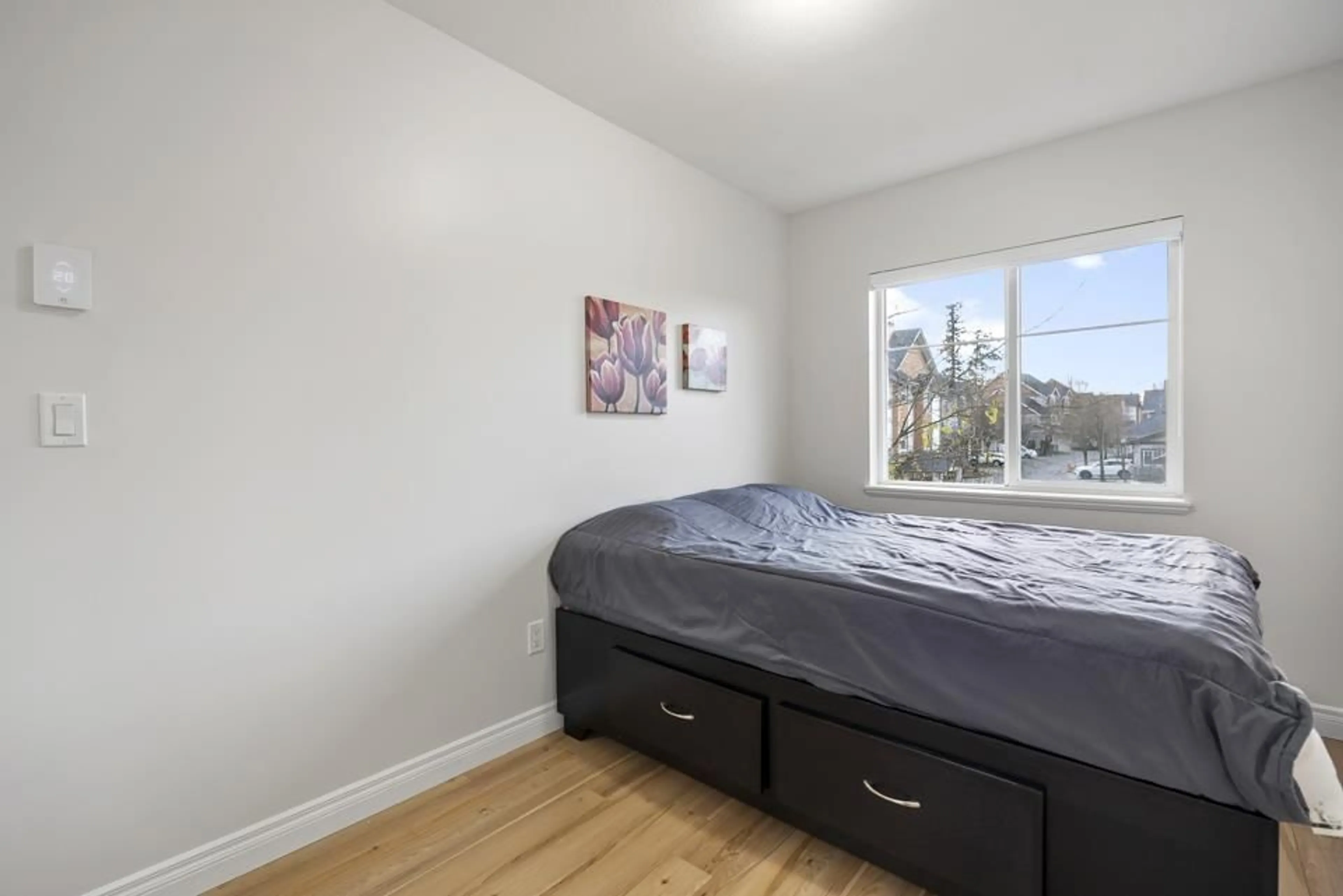 Bedroom with bed, unknown for 1 - 8726 159, Surrey British Columbia V4N0A8