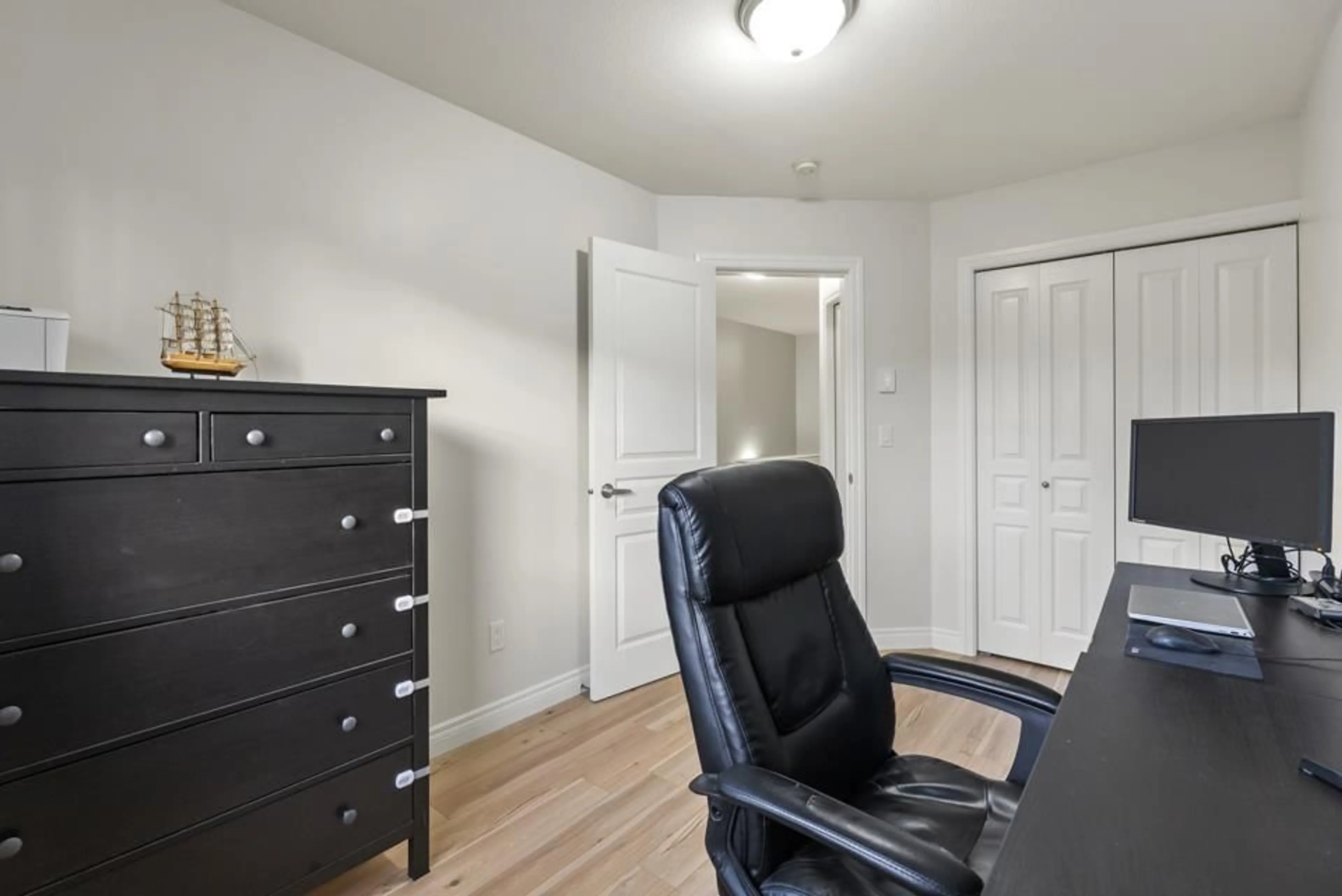 A pic of a room for 1 - 8726 159, Surrey British Columbia V4N0A8