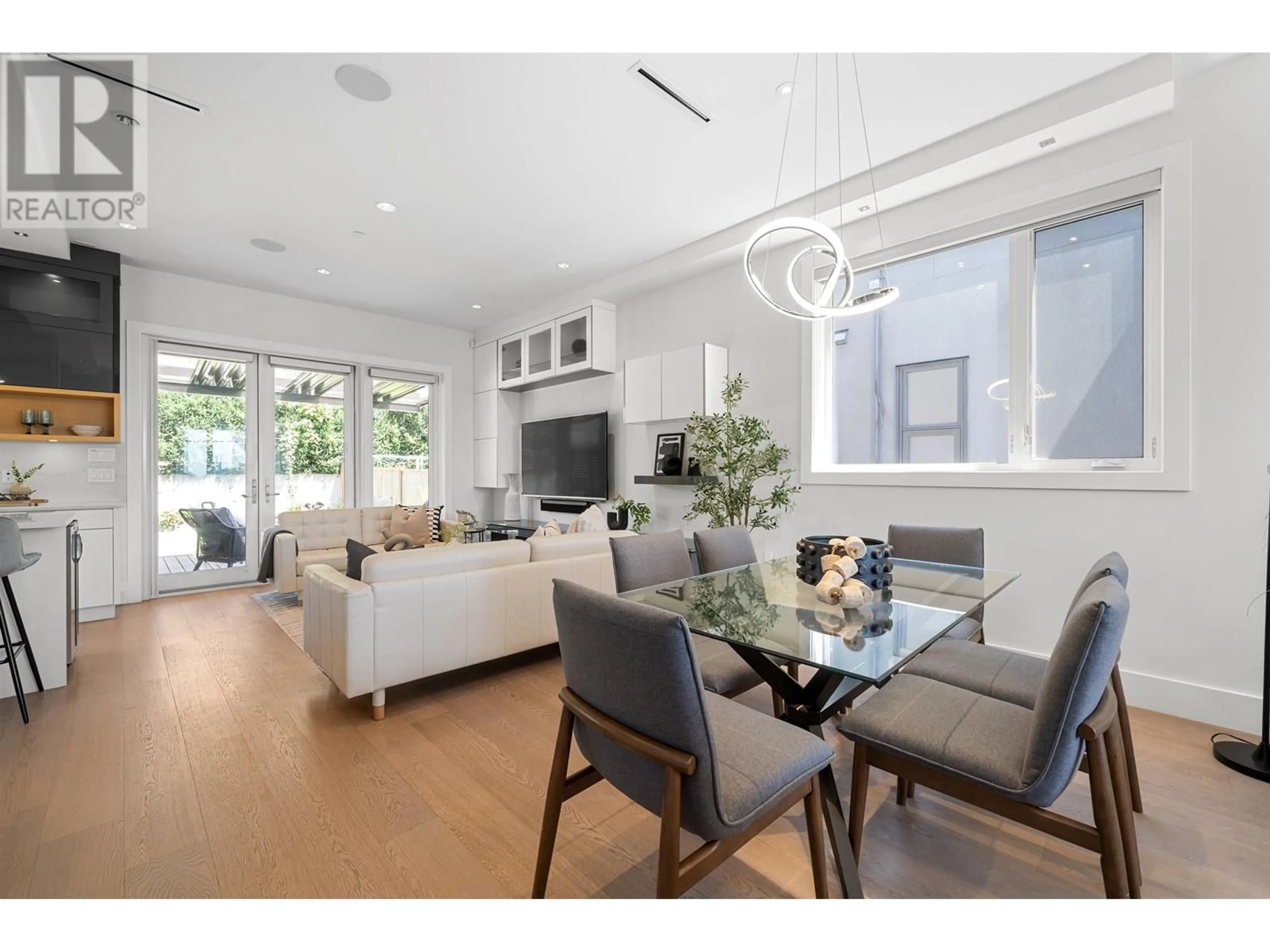 Unknown for 589 62ND AVENUE, Vancouver British Columbia V5X2G3