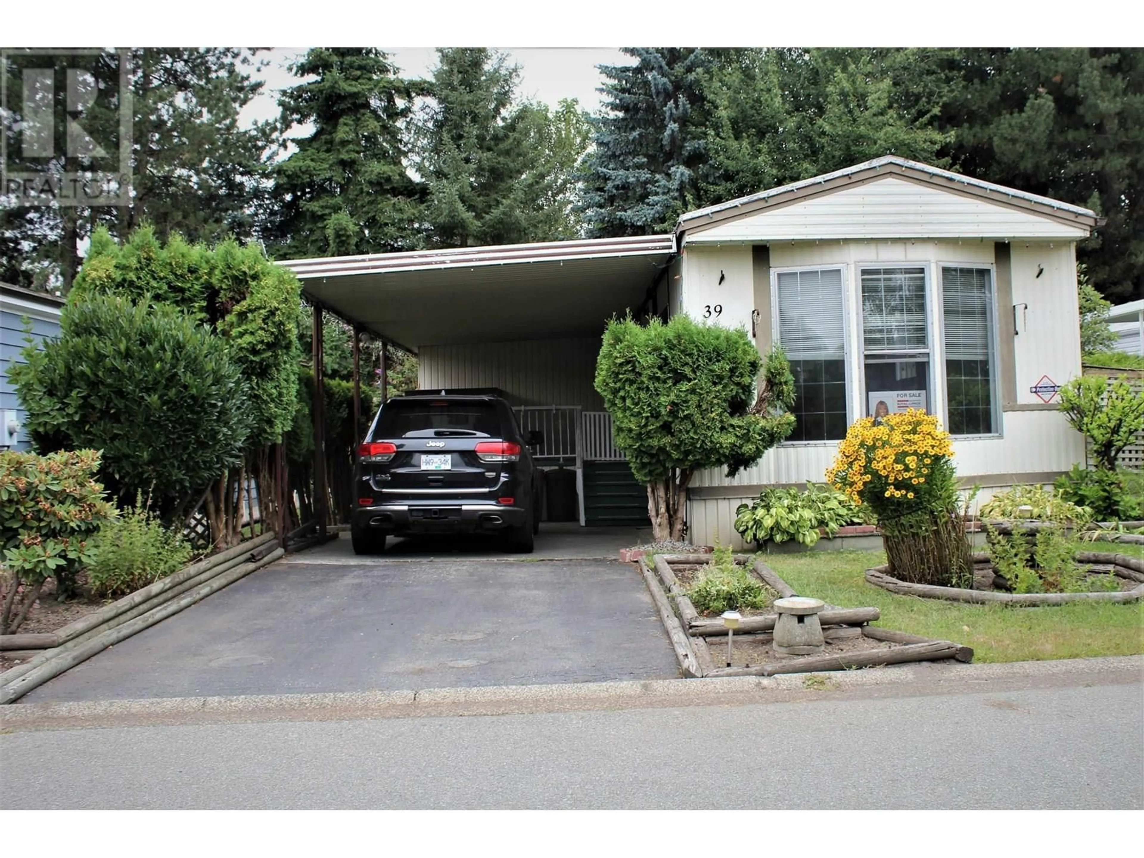 Indoor garage for 39 - 145 KING EDWARD STREET, Coquitlam British Columbia V3K6L3