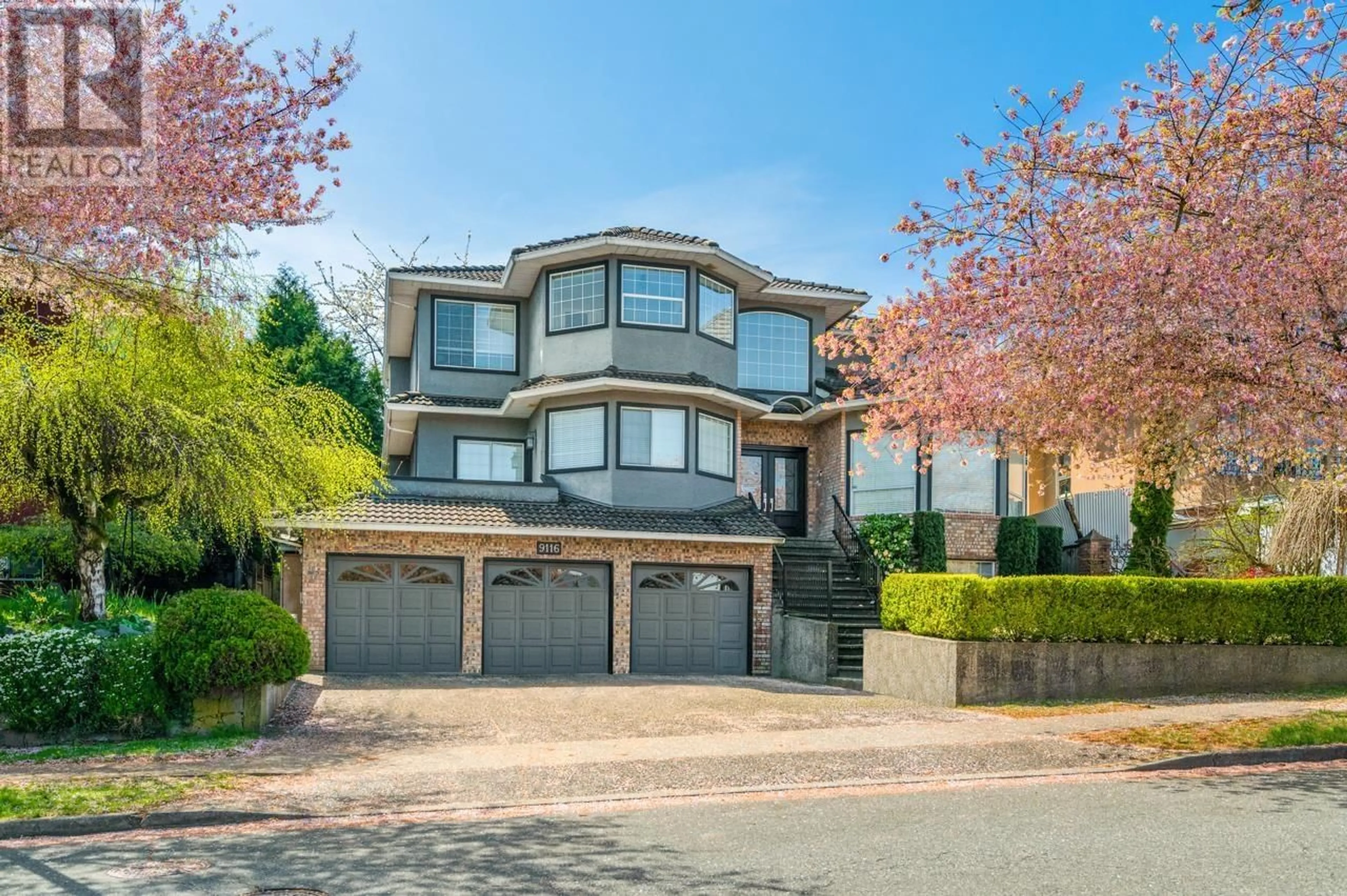 Home with vinyl exterior material, street for 9116 BRIAR ROAD, Burnaby British Columbia V3N4W8