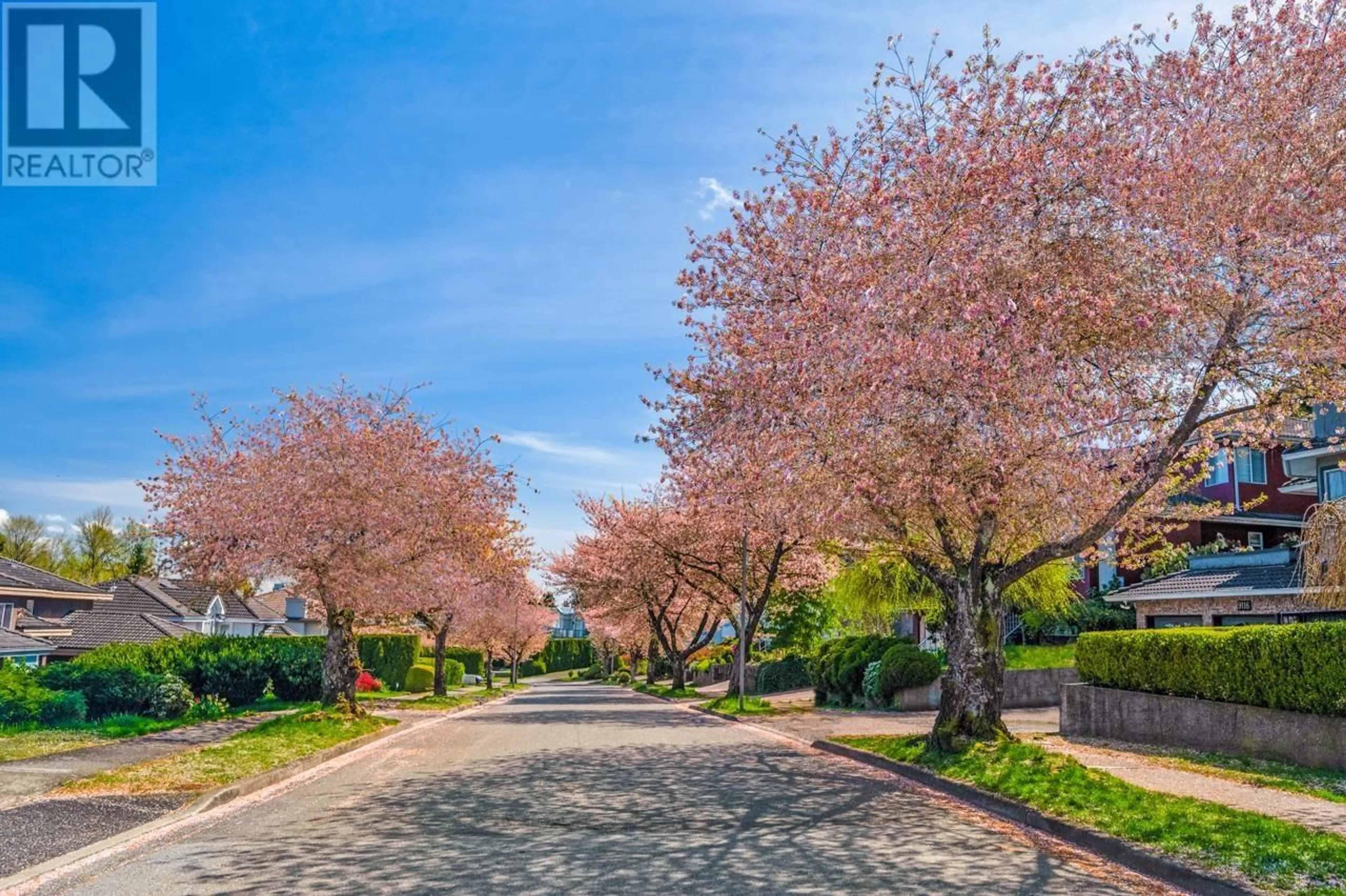 Patio, street for 9116 BRIAR ROAD, Burnaby British Columbia V3N4W8
