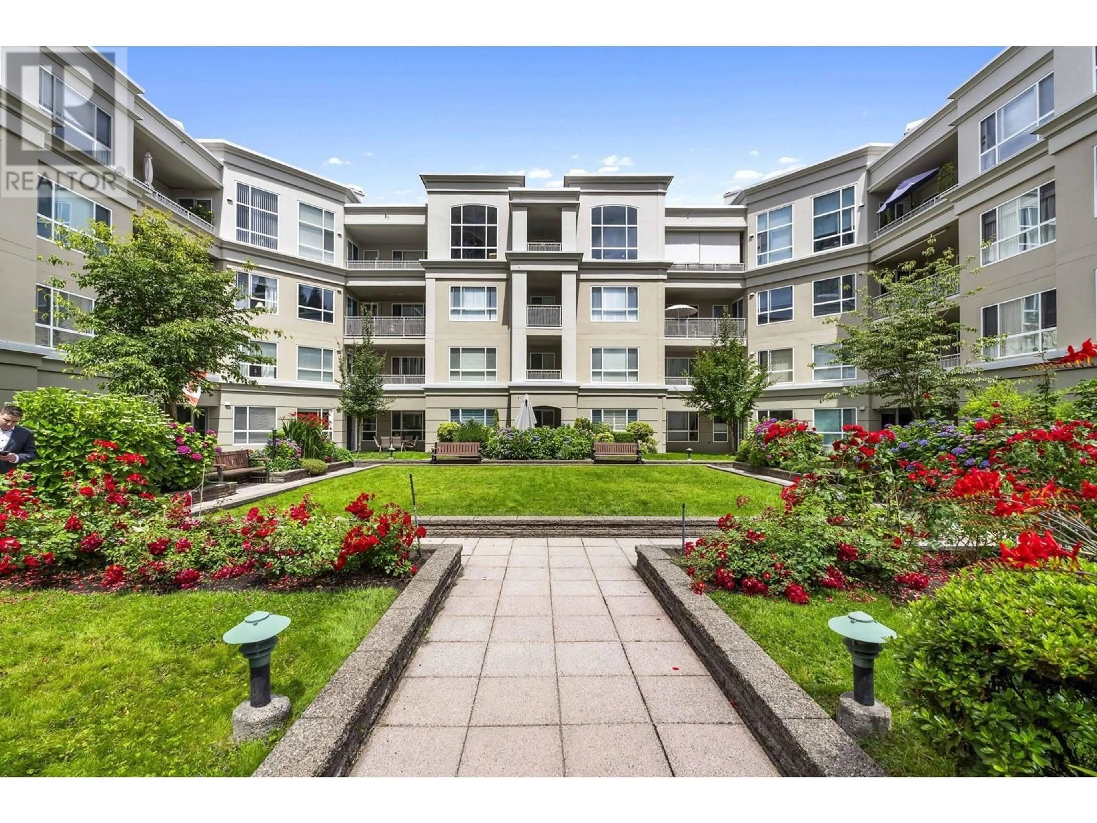 Patio, unknown for 121 - 3098 GUILDFORD WAY, Coquitlam British Columbia V3B7W8
