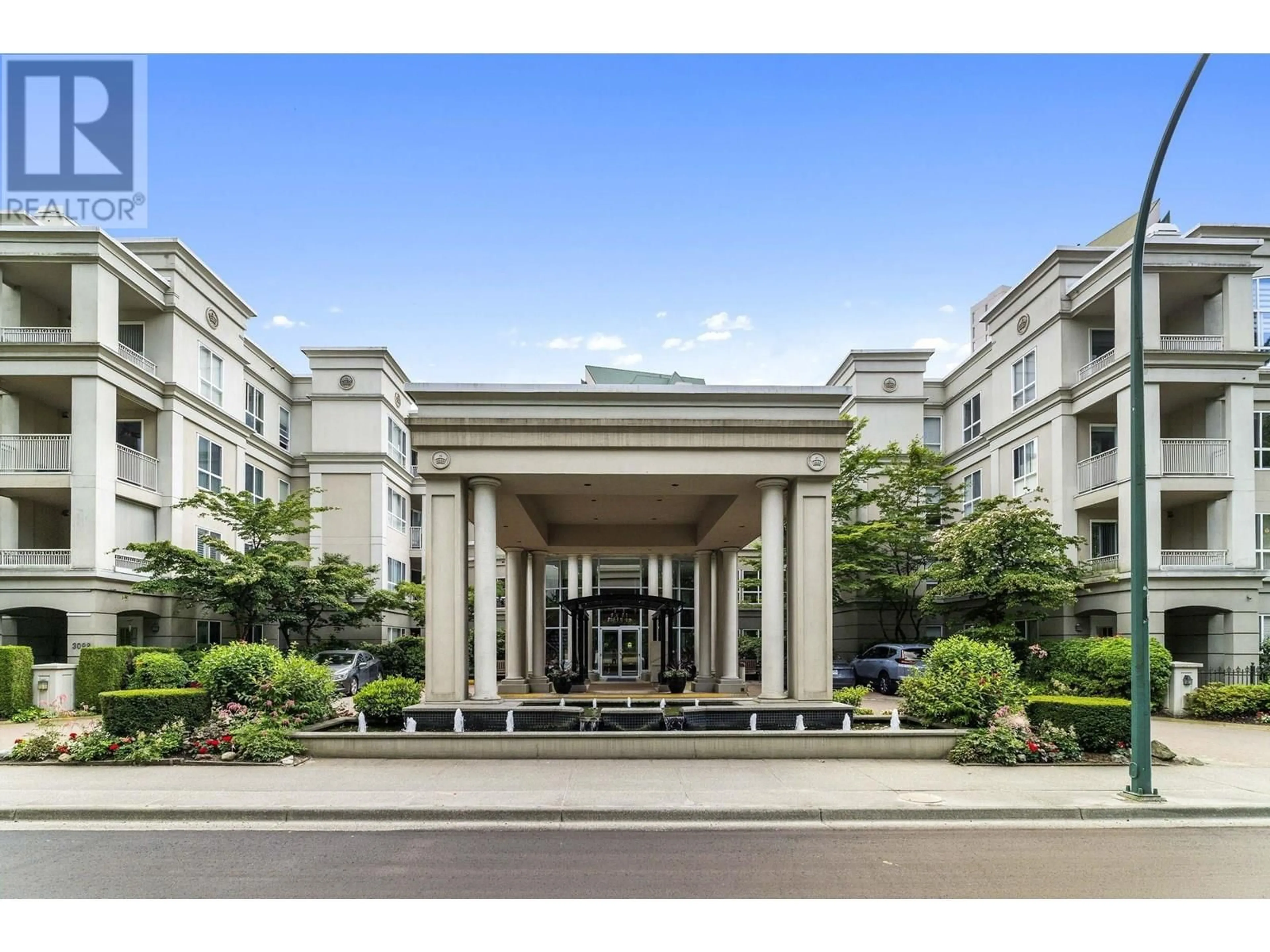 Indoor foyer for 121 - 3098 GUILDFORD WAY, Coquitlam British Columbia V3B7W8