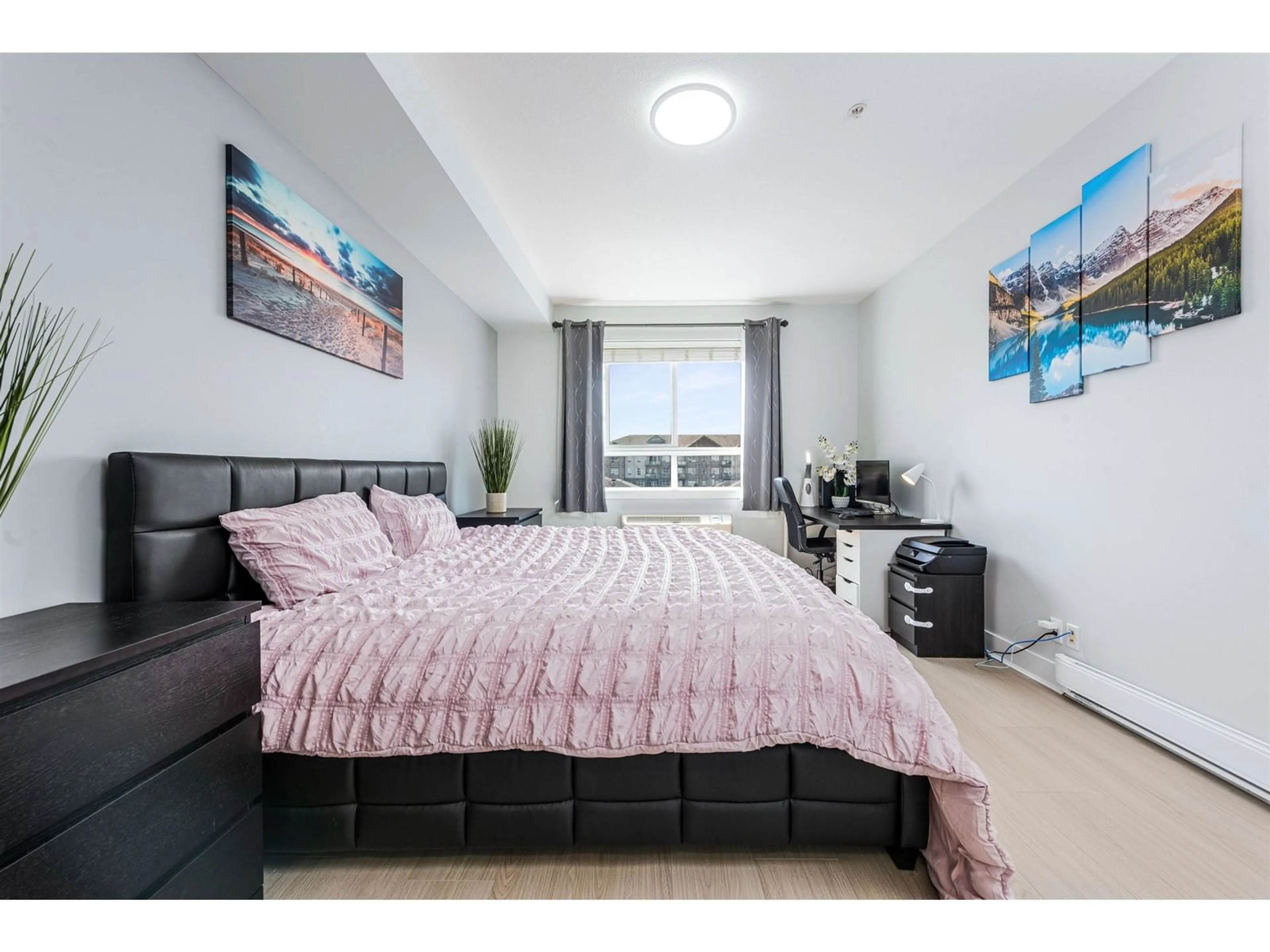 Bedroom with bed, unknown for 304 - 5430 201, Langley British Columbia V3A0A2