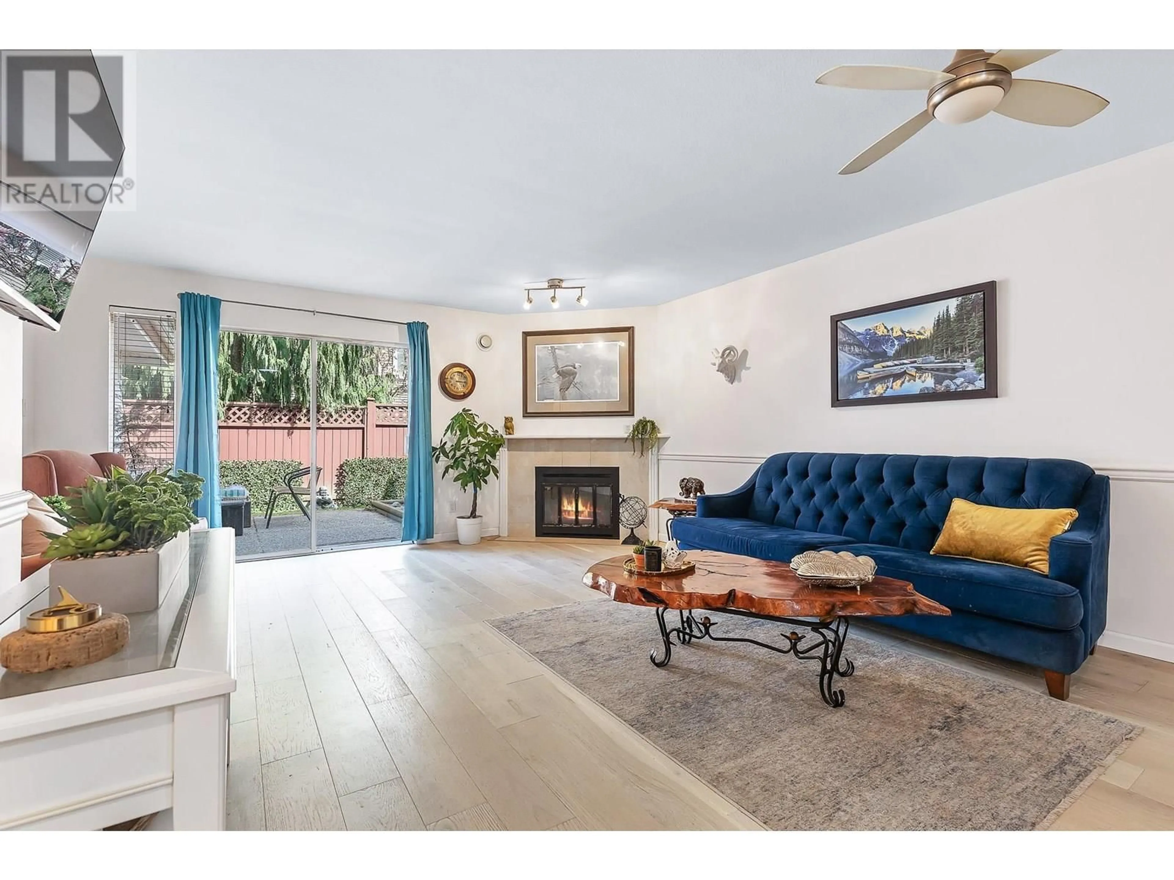 Living room with furniture, unknown for 9 - 22128 DEWDNEY TRUNK ROAD, Maple Ridge British Columbia V2X3H6