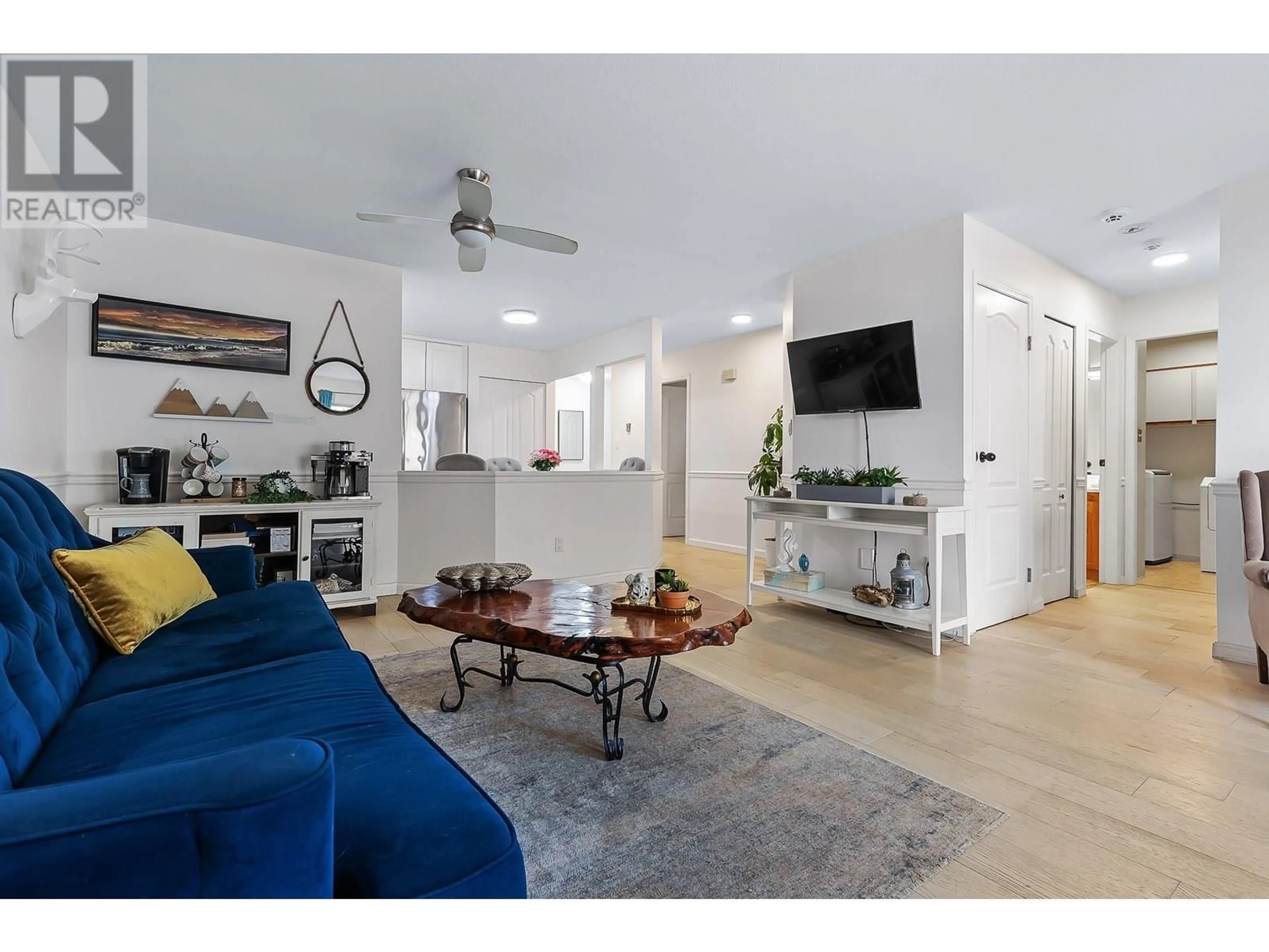 Living room with furniture, unknown for 9 - 22128 DEWDNEY TRUNK ROAD, Maple Ridge British Columbia V2X3H6