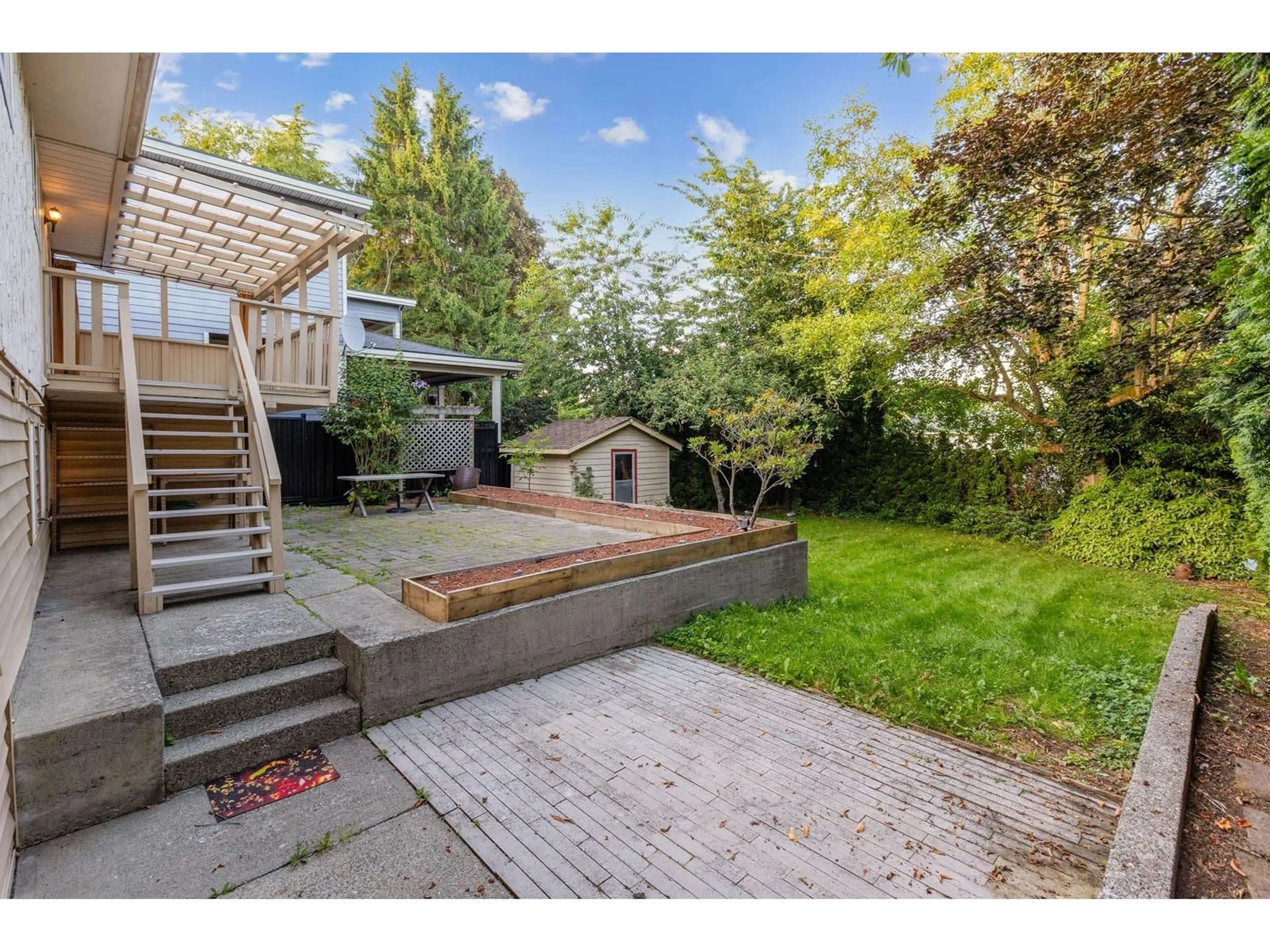 Patio, street for 1550 KENT, White Rock British Columbia V4B4V2