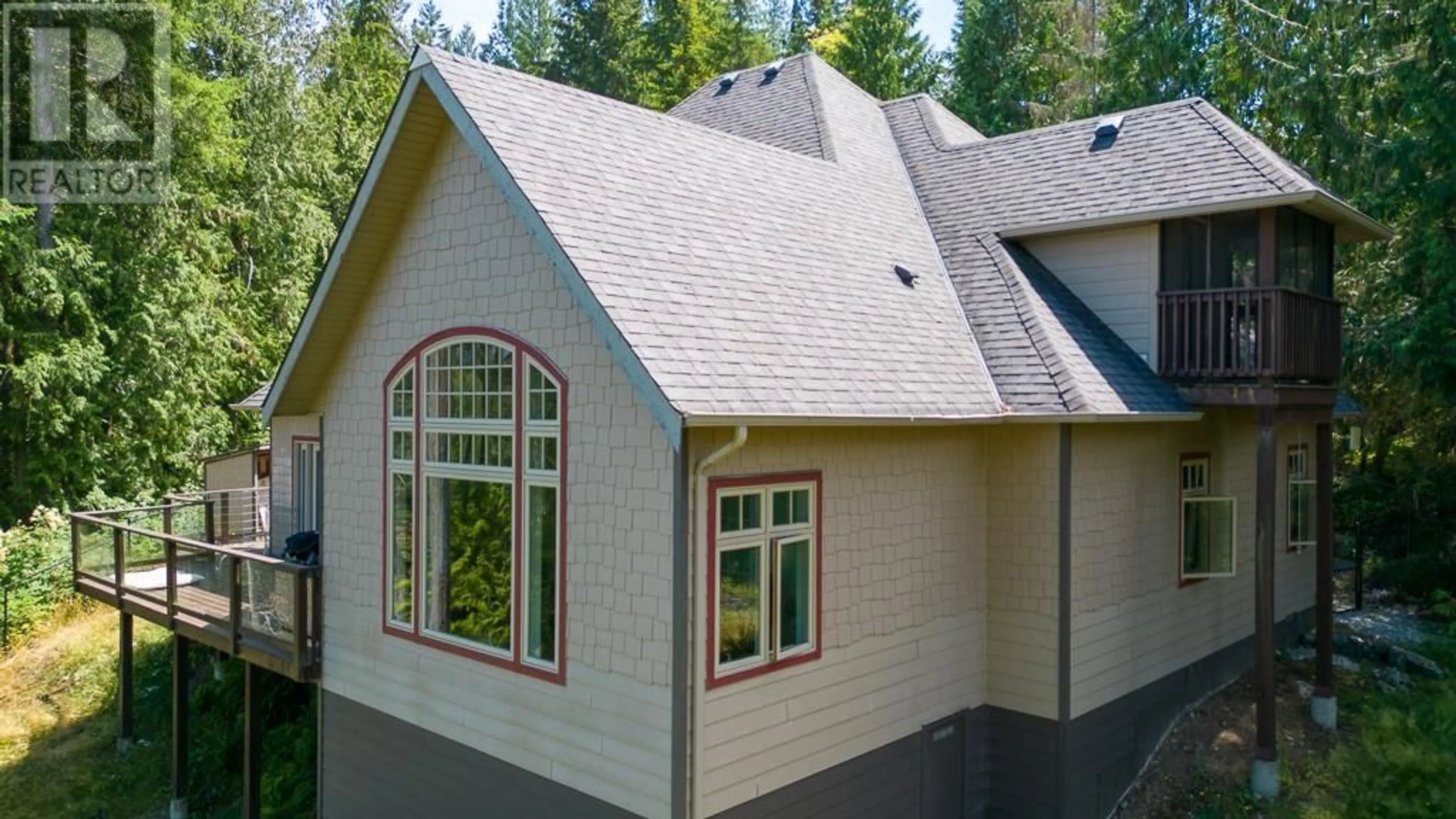 Home with vinyl exterior material, building for 5500 JERVIS INLET ROAD, Egmont British Columbia V0N2H4