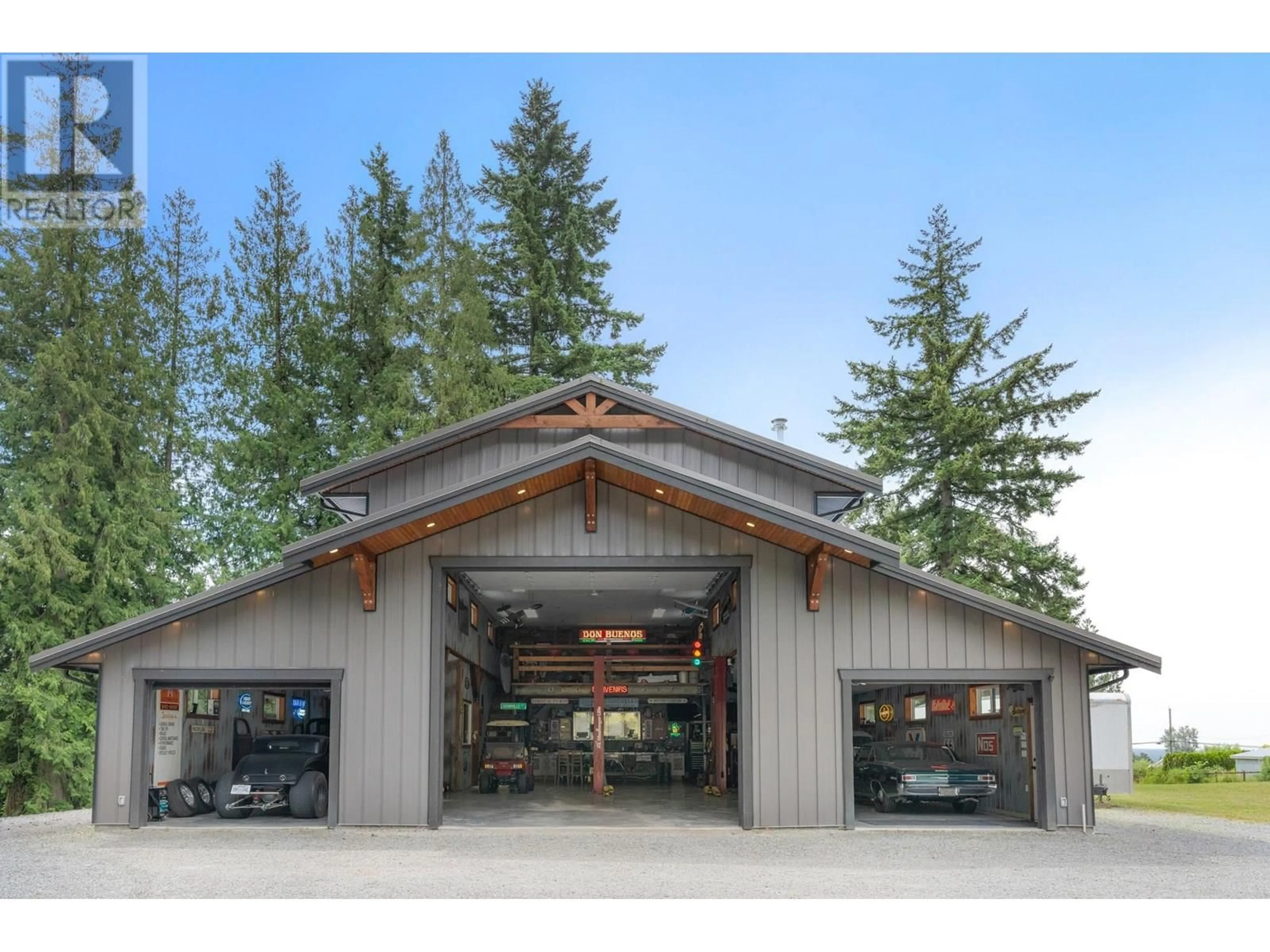 Indoor garage for 10879 284 STREET, Maple Ridge British Columbia V2W1L7