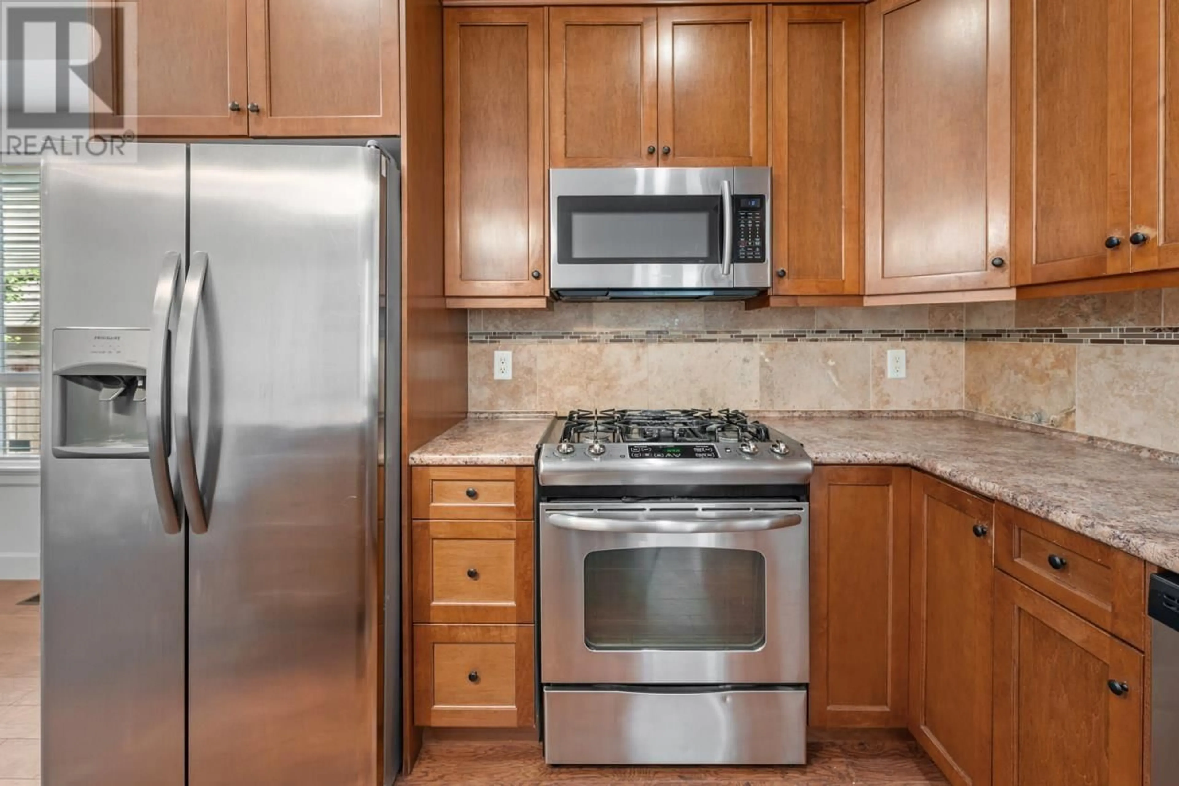 Standard kitchen, ceramic/tile floor for 10 - 12123 222 STREET, Maple Ridge British Columbia V2X5W4