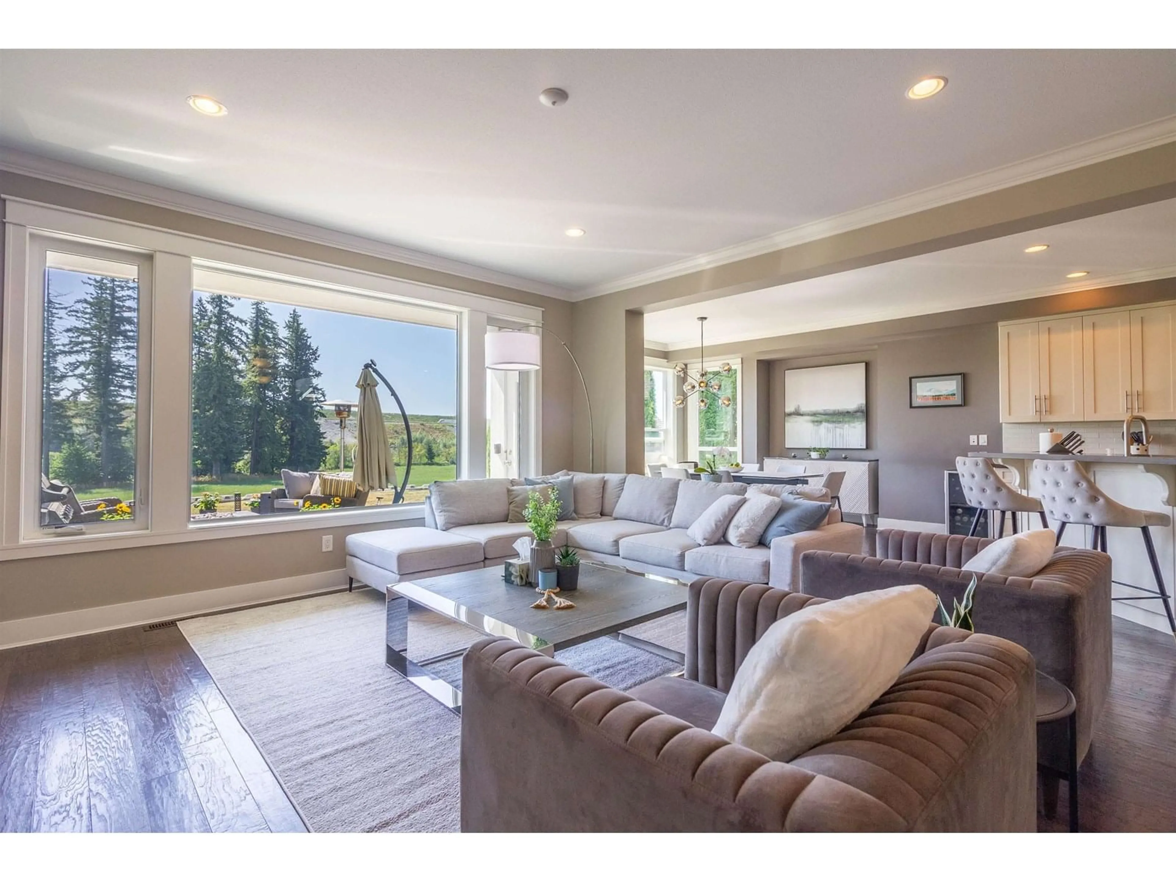 Living room with furniture, unknown for 1988 MERLOT, Abbotsford British Columbia V4X0A6