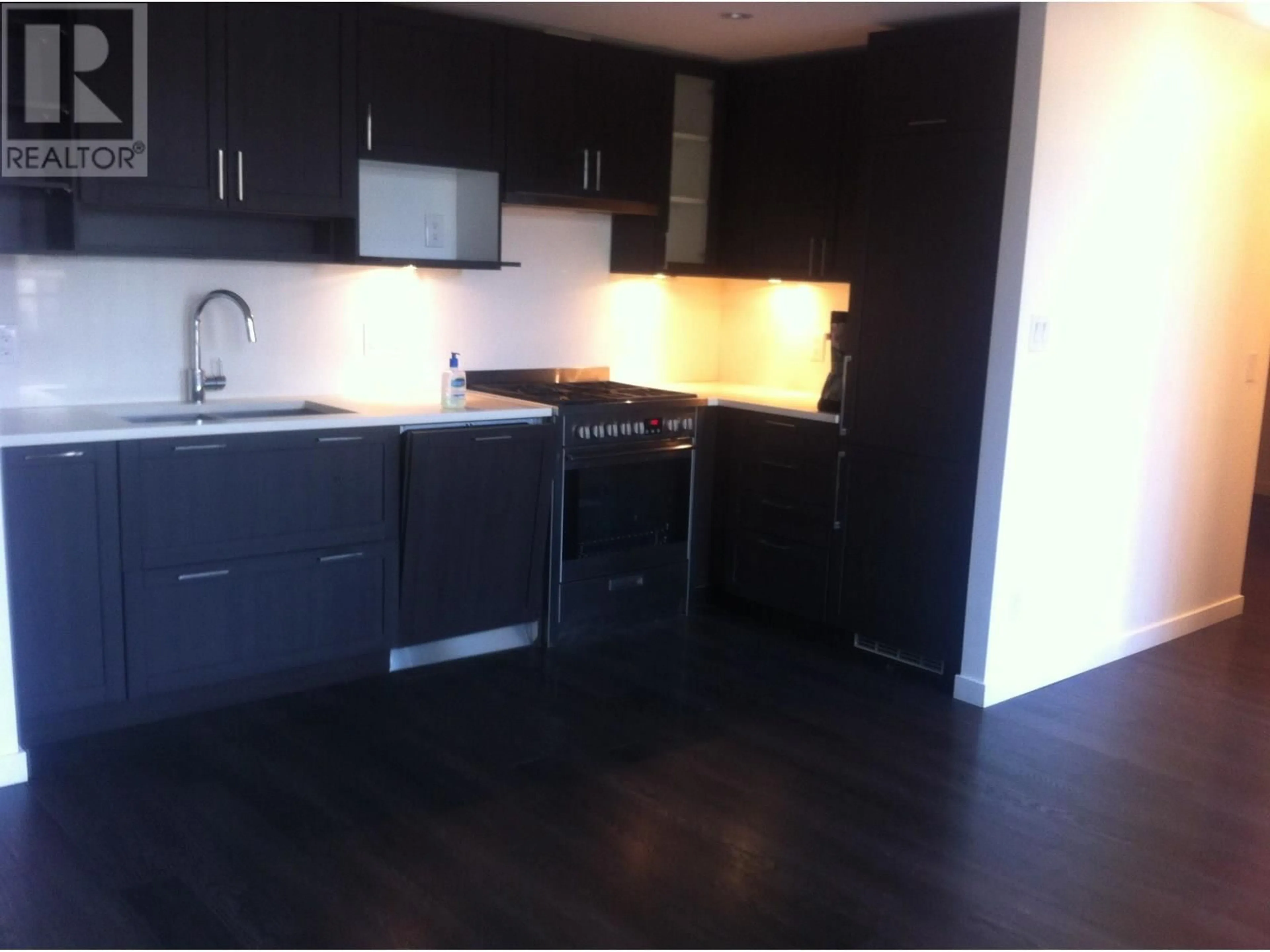 Standard kitchen, unknown for 603 - 5665 BOUNDARY ROAD, Vancouver British Columbia V5R0E4