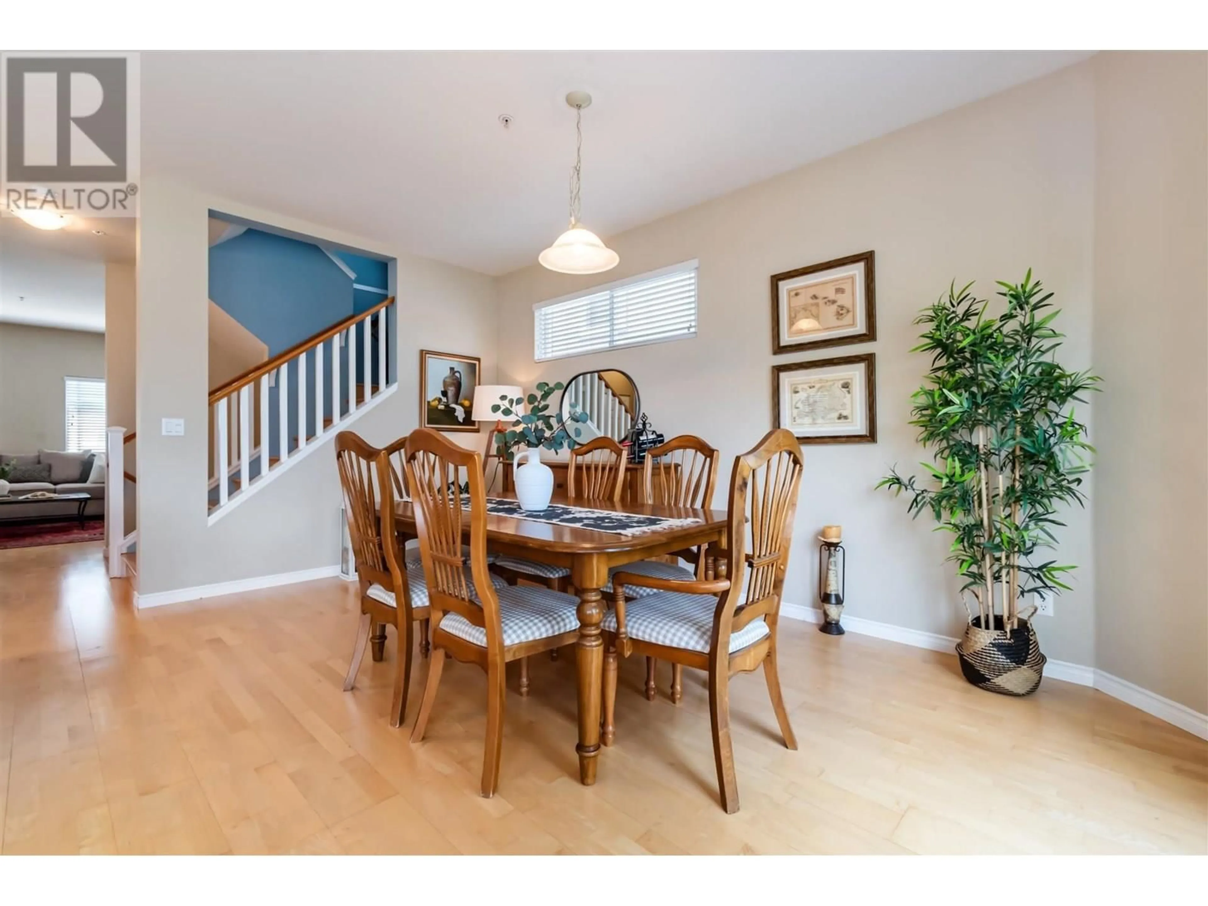 Dining room, wood/laminate floor for 32 - 1108 RIVERSIDE CLOSE, Port Coquitlam British Columbia V3B8C2