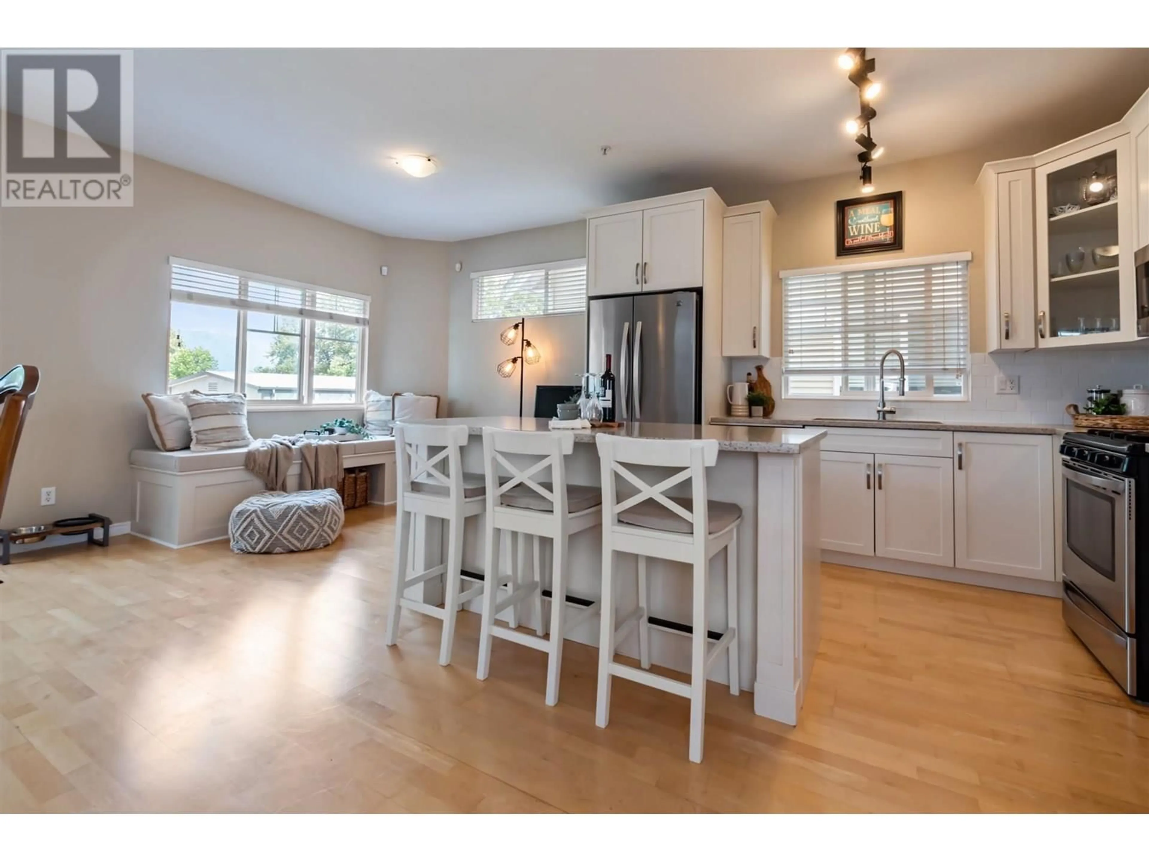 Open concept kitchen, wood/laminate floor for 32 - 1108 RIVERSIDE CLOSE, Port Coquitlam British Columbia V3B8C2