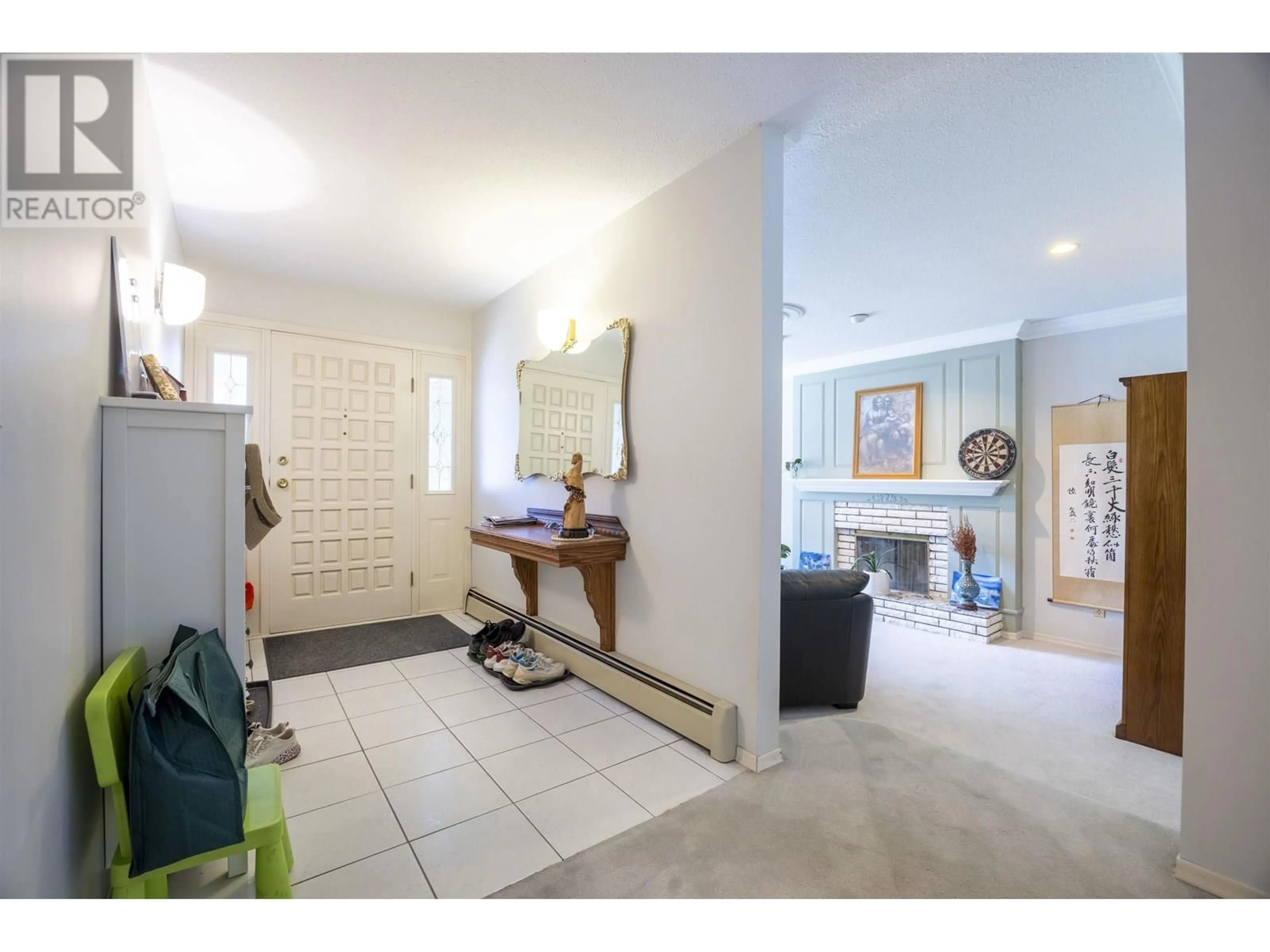 Indoor entryway for 1308 LANSDOWNE DRIVE, Coquitlam British Columbia V3E1K6