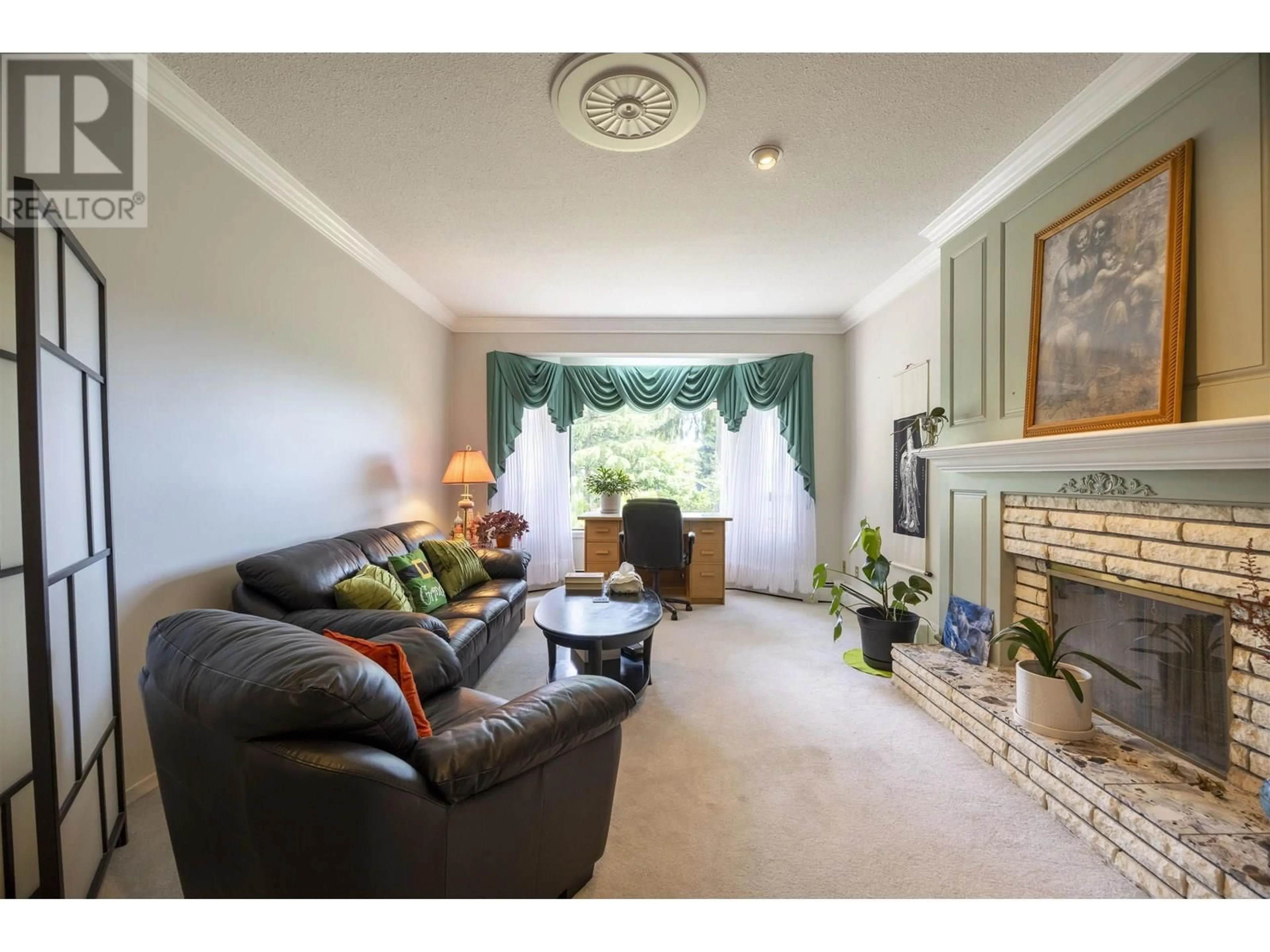Living room with furniture, unknown for 1308 LANSDOWNE DRIVE, Coquitlam British Columbia V3E1K6