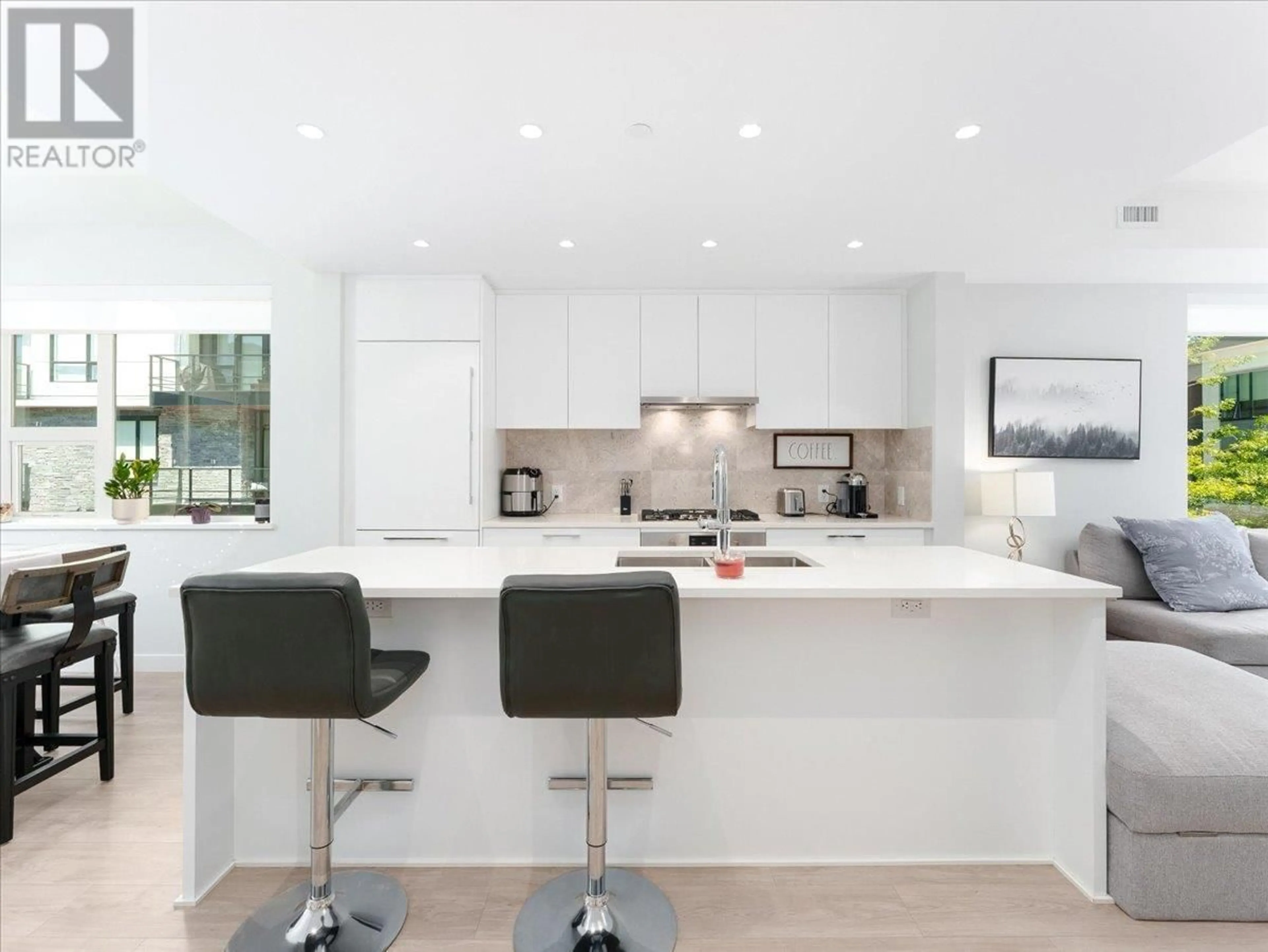 Contemporary kitchen, unknown for 13 - 2728 ACADIA ROAD, Vancouver British Columbia V6T0E6