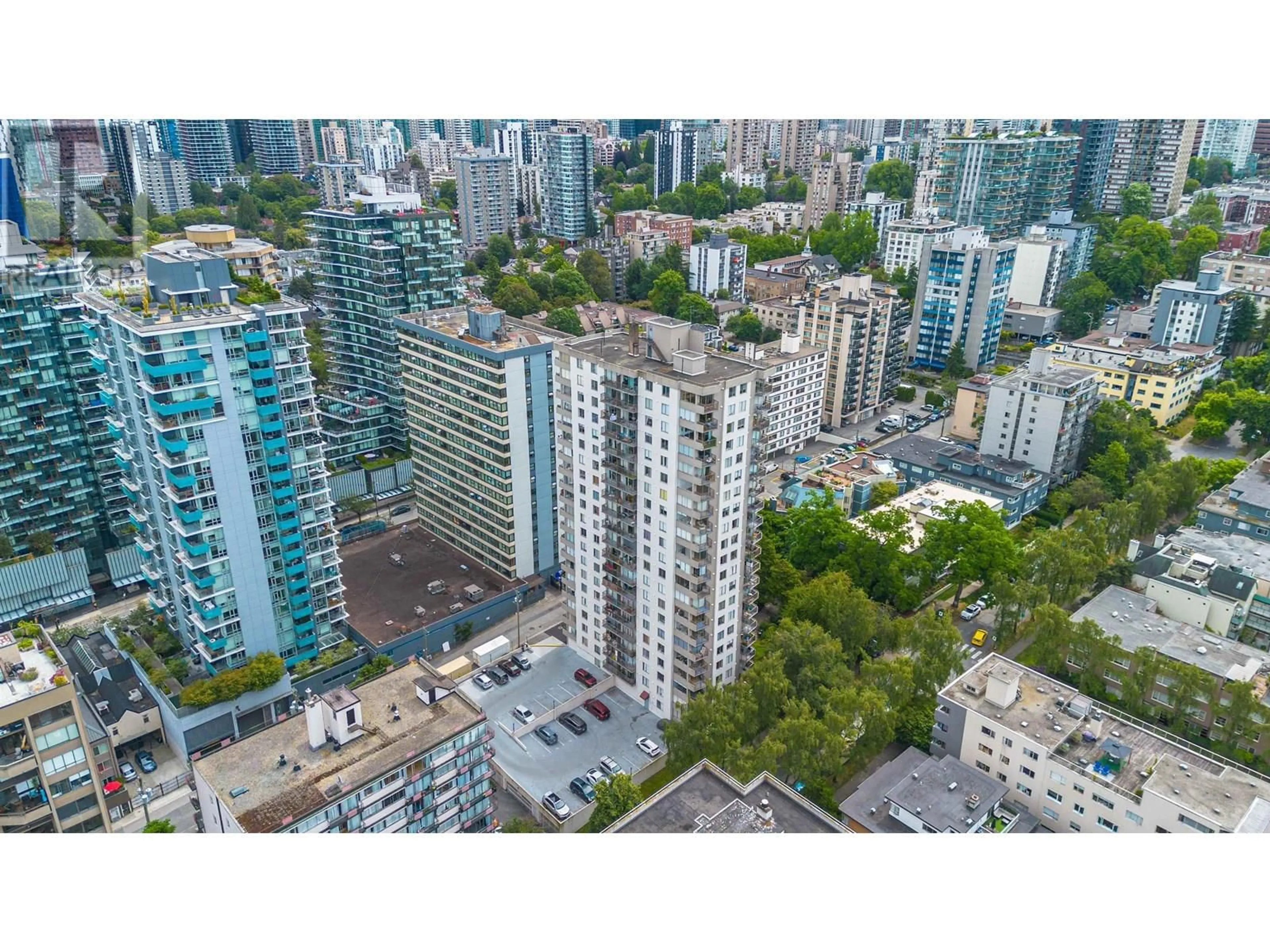 A pic from outside/outdoor area/front of a property/back of a property/a pic from drone, city buildings view from balcony for 1707 - 1251 CARDERO STREET, Vancouver British Columbia V6G2H9