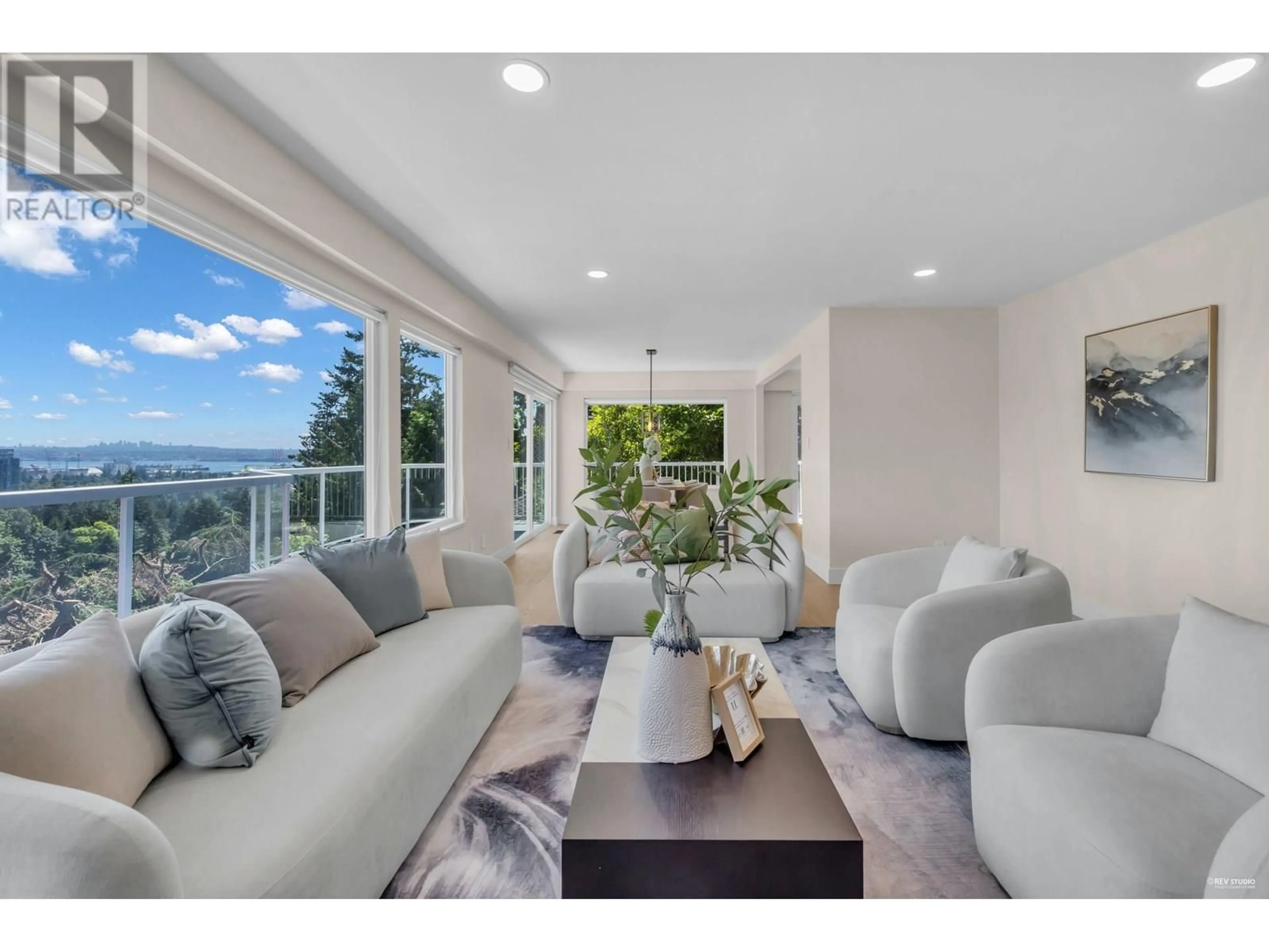 Living room with furniture, unknown for 818 YOUNETTE DRIVE, West Vancouver British Columbia V7T1S9