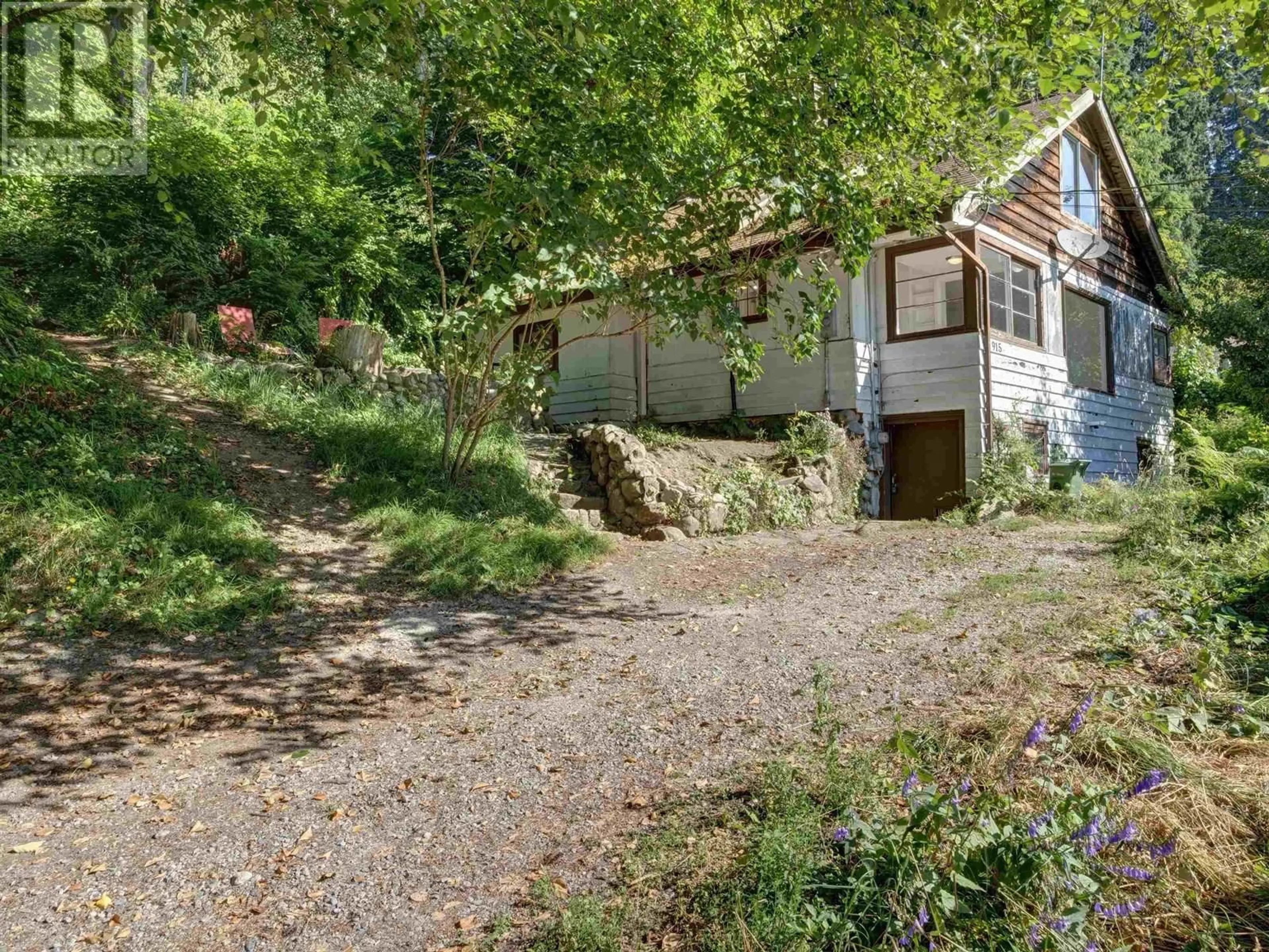 A pic from outside/outdoor area/front of a property/back of a property/a pic from drone, unknown for 915 MARINE DRIVE, Gibsons British Columbia V0N1V1