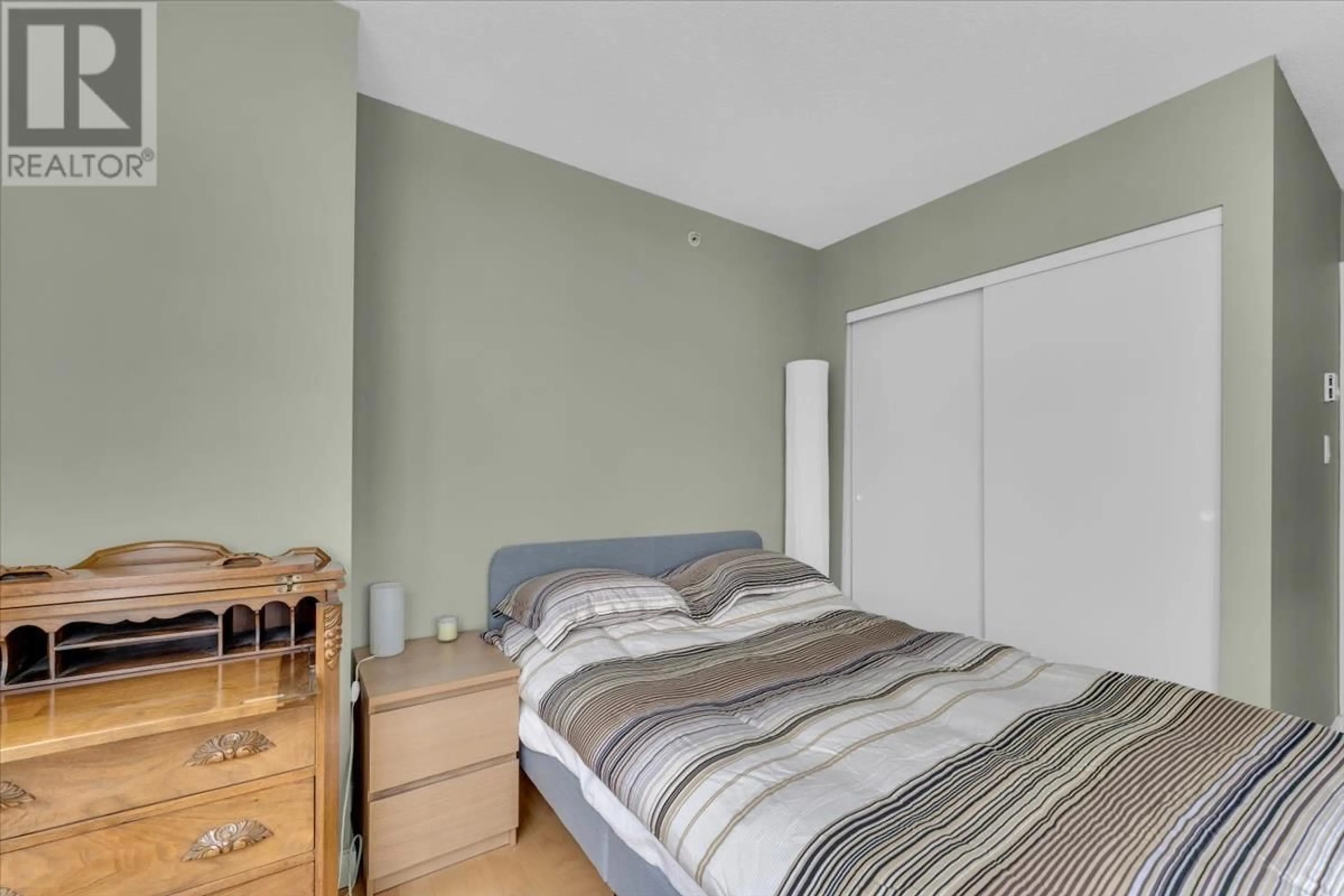 Bedroom with bed, unknown for 1503 - 1067 MARINASIDE CRESCENT, Vancouver British Columbia V6Z3A4