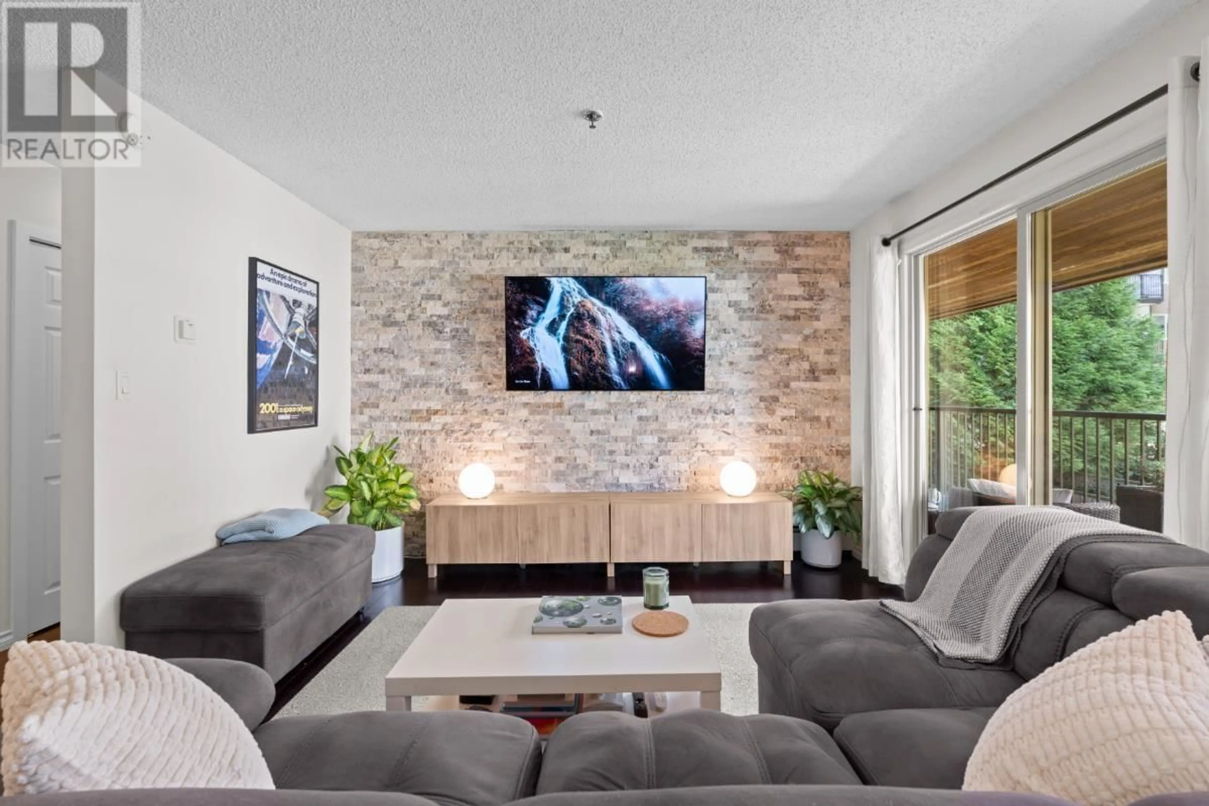 Living room with furniture, unknown for 302 - 715 ROYAL AVENUE, New Westminster British Columbia V3M5X4