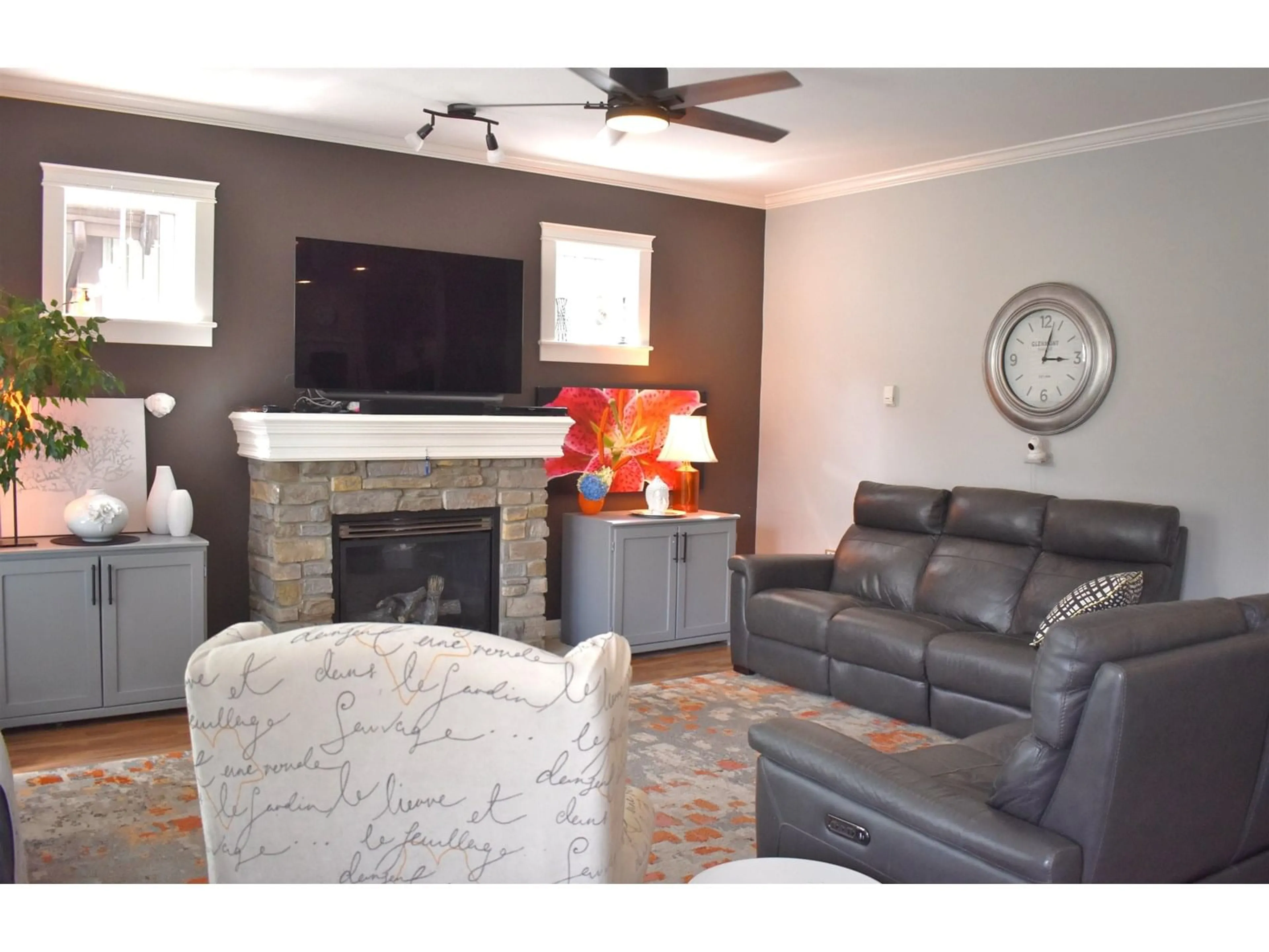 Living room with furniture, unknown for 45796 SAFFLOWER CRESCENT, Chilliwack British Columbia V2R0H6