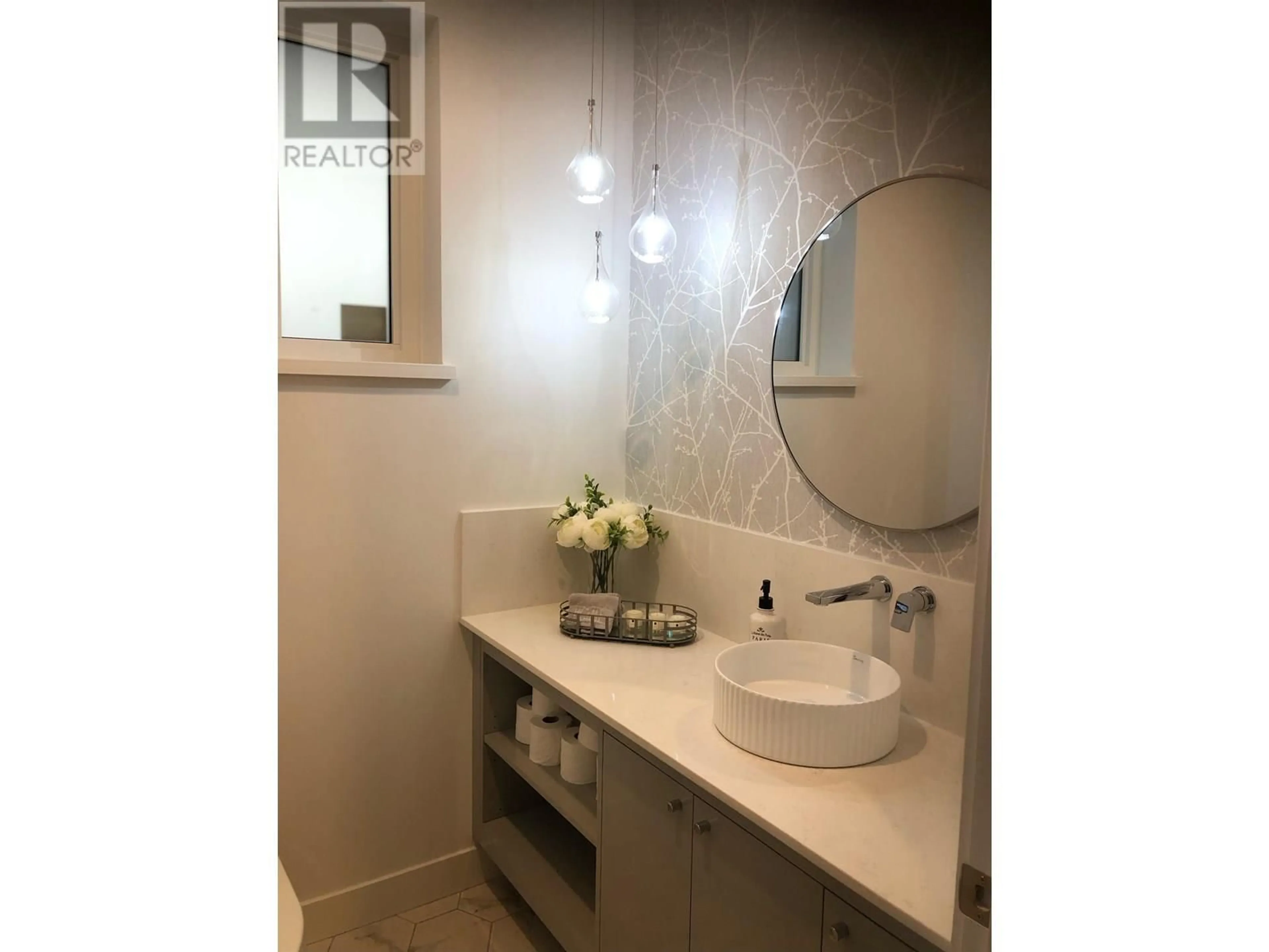 Contemporary bathroom, ceramic/tile floor for 1 - 2750 19TH AVENUE, Vancouver British Columbia V6L1E3
