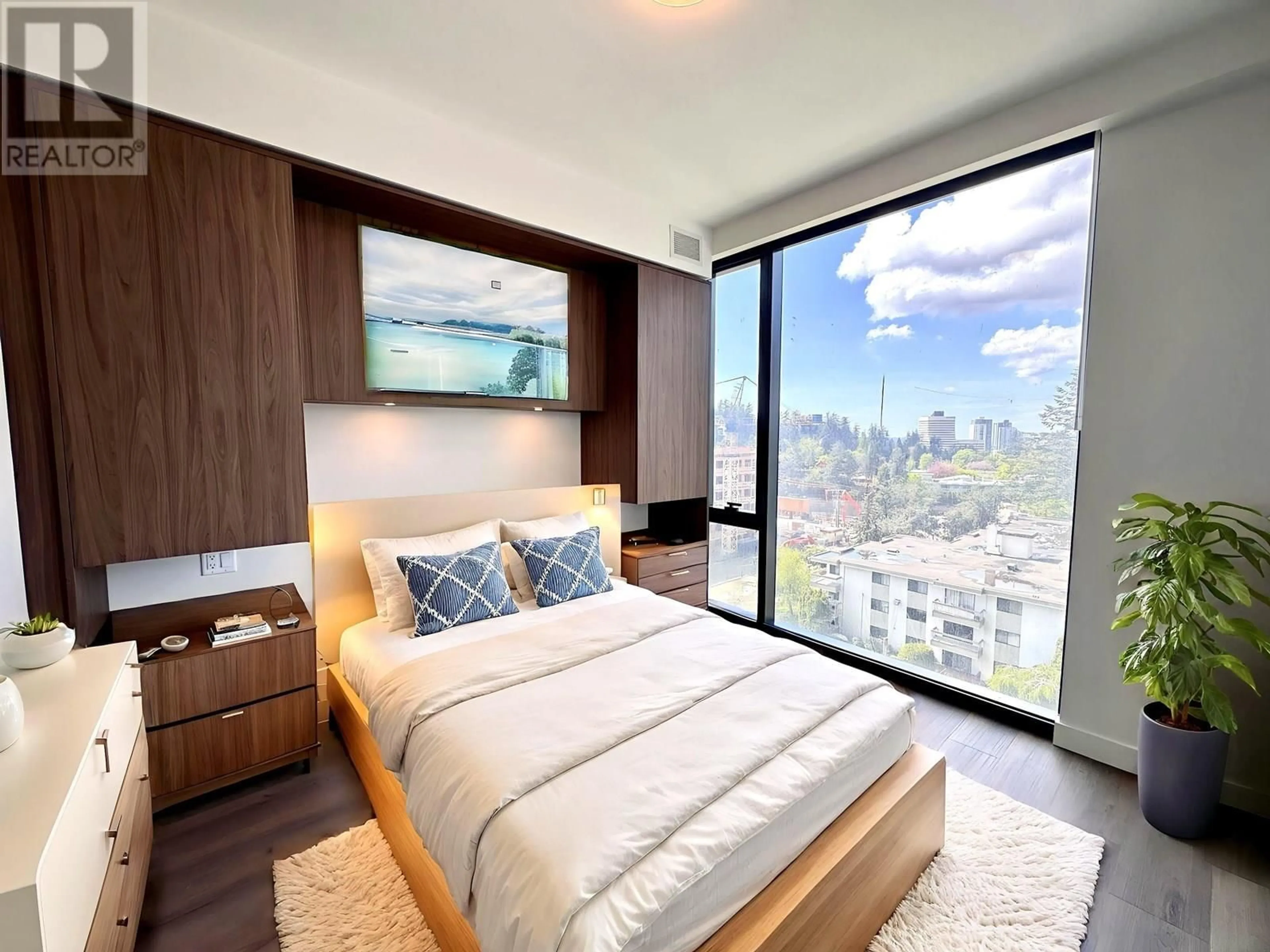 Bedroom with bed, unknown for 607 - 5987 WILSON AVENUE, Burnaby British Columbia V5H0L7