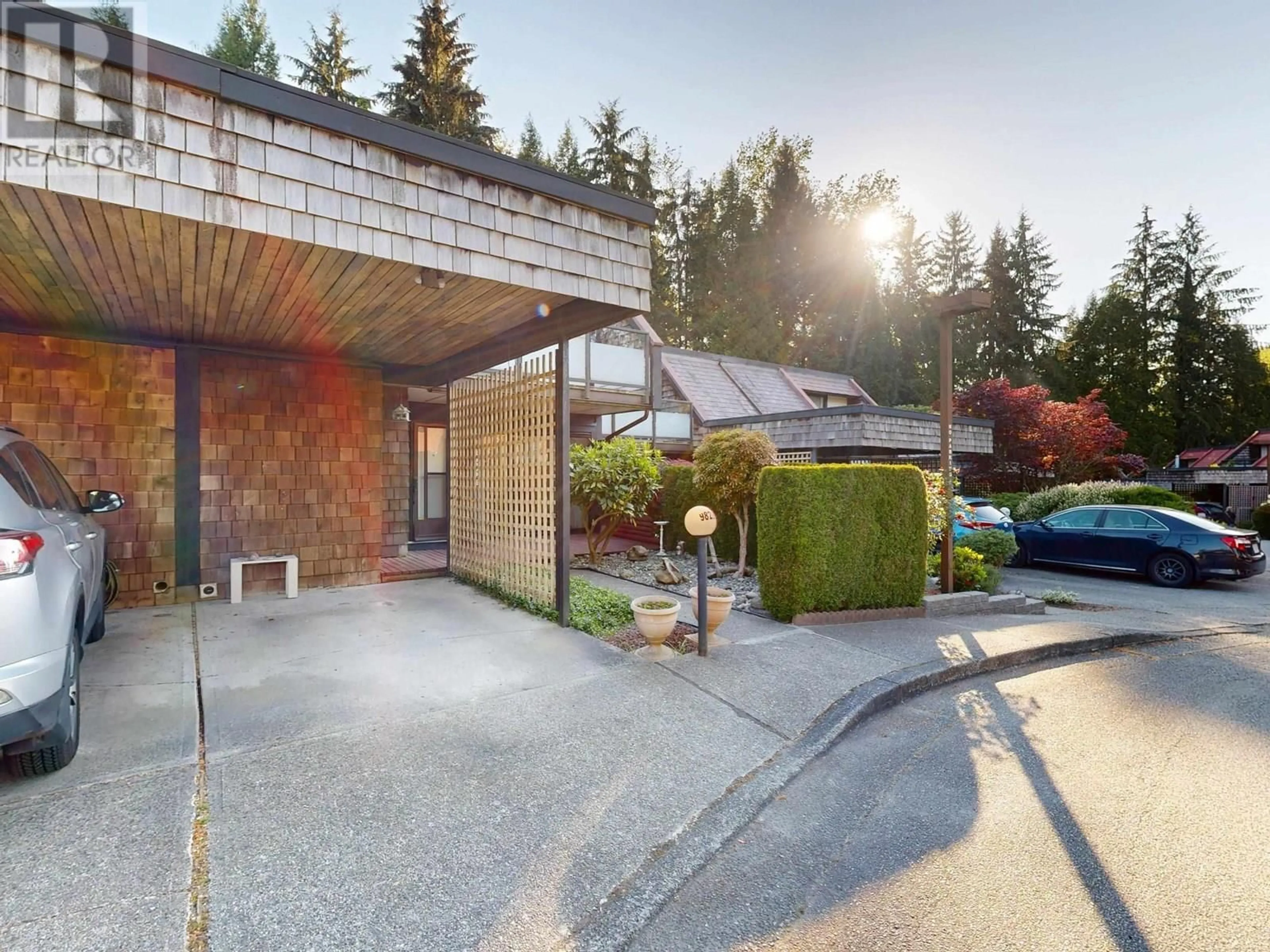 Unknown for 9828 BELFRIAR DRIVE, Burnaby British Columbia V3N4N1