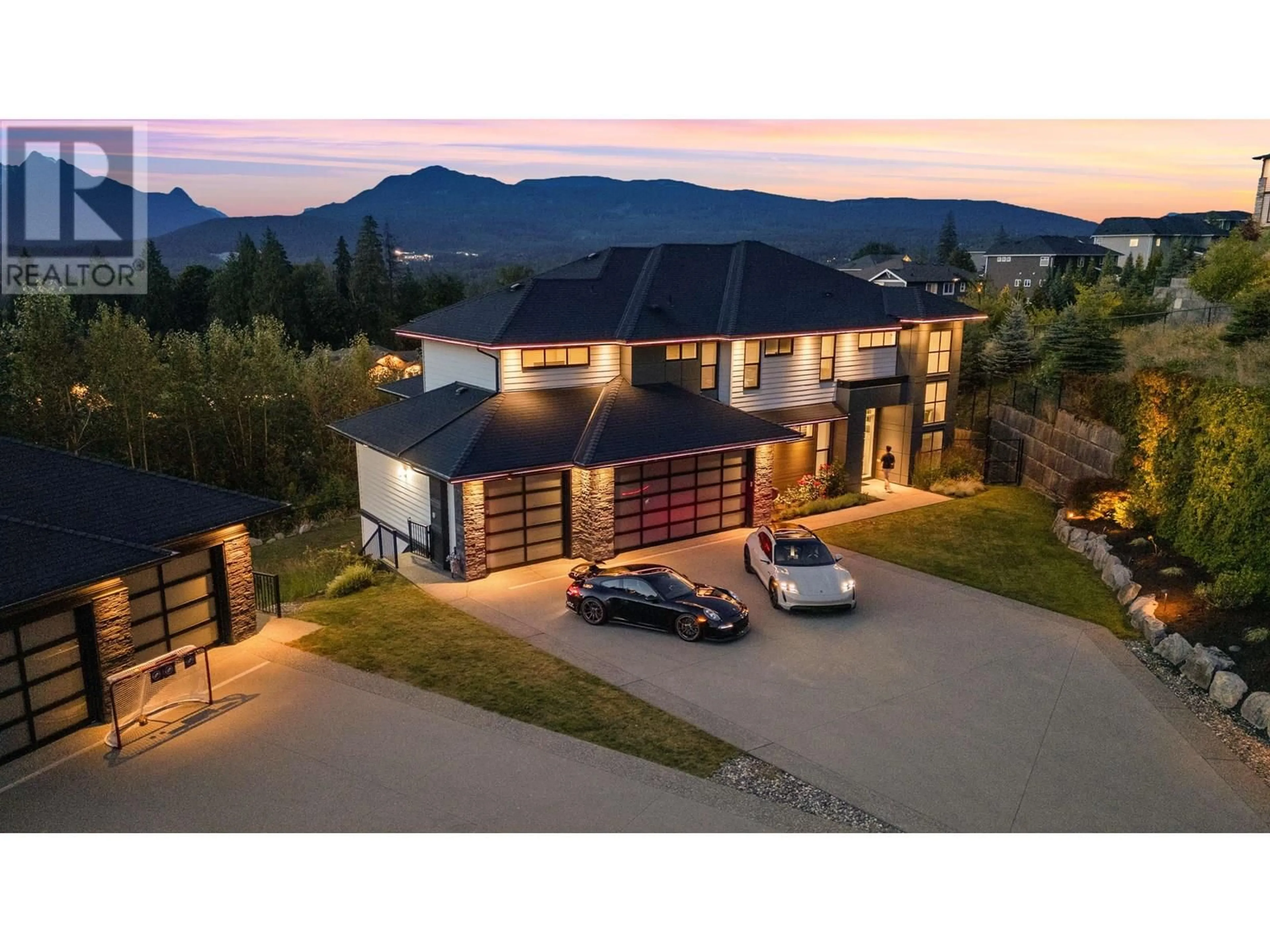 A pic from outside/outdoor area/front of a property/back of a property/a pic from drone, mountain view for 11115 CARMICHAEL STREET, Maple Ridge British Columbia V2W1G8