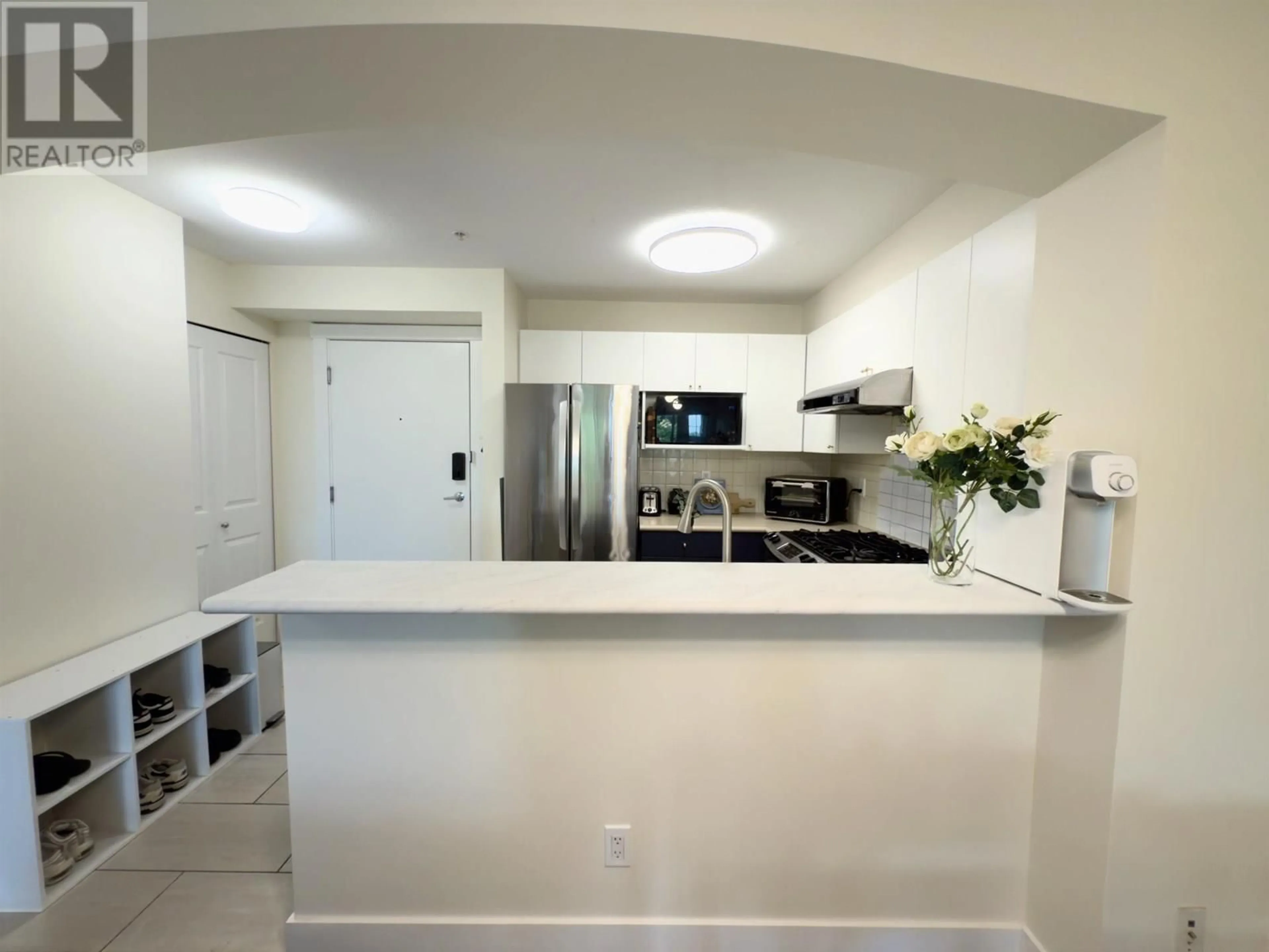 Standard kitchen, ceramic/tile floor for 312 - 995 59TH AVENUE, Vancouver British Columbia V6P6Z2