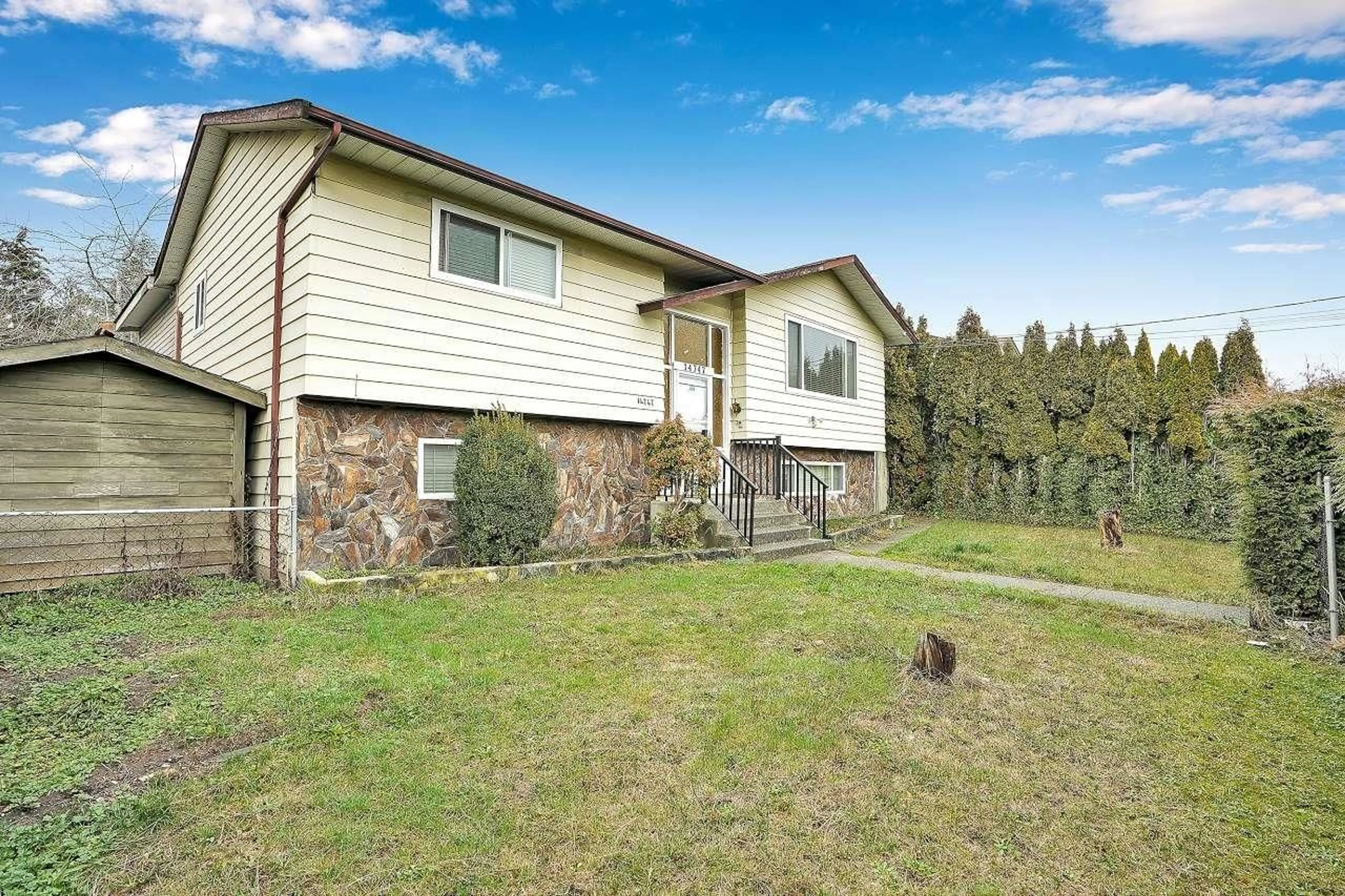 A pic from outside/outdoor area/front of a property/back of a property/a pic from drone, unknown for 14747 88, Surrey British Columbia V3S2S2