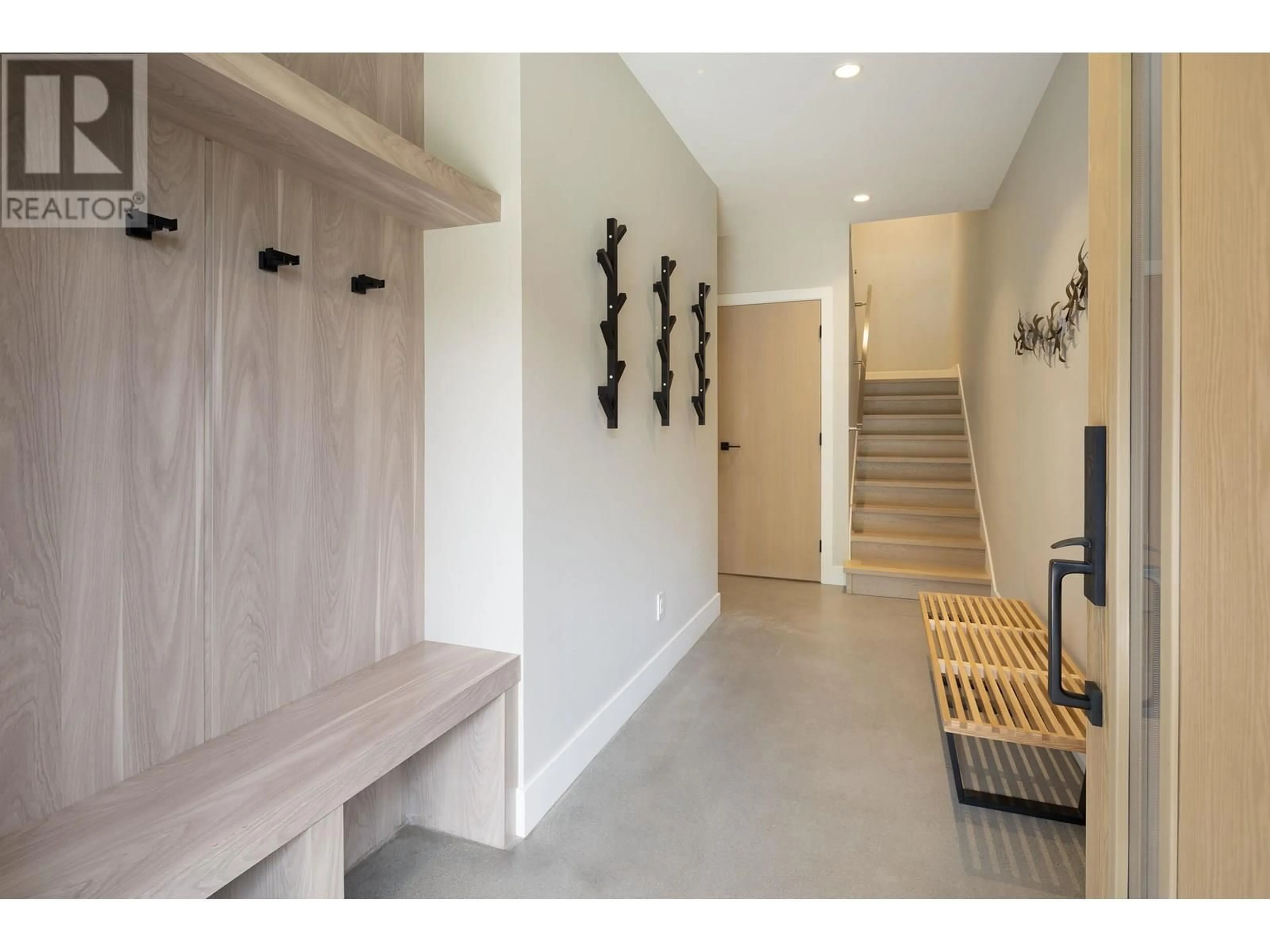 Indoor entryway for 8 - 1350 CLOUDBURST DRIVE, Whistler British Columbia V0N1B1