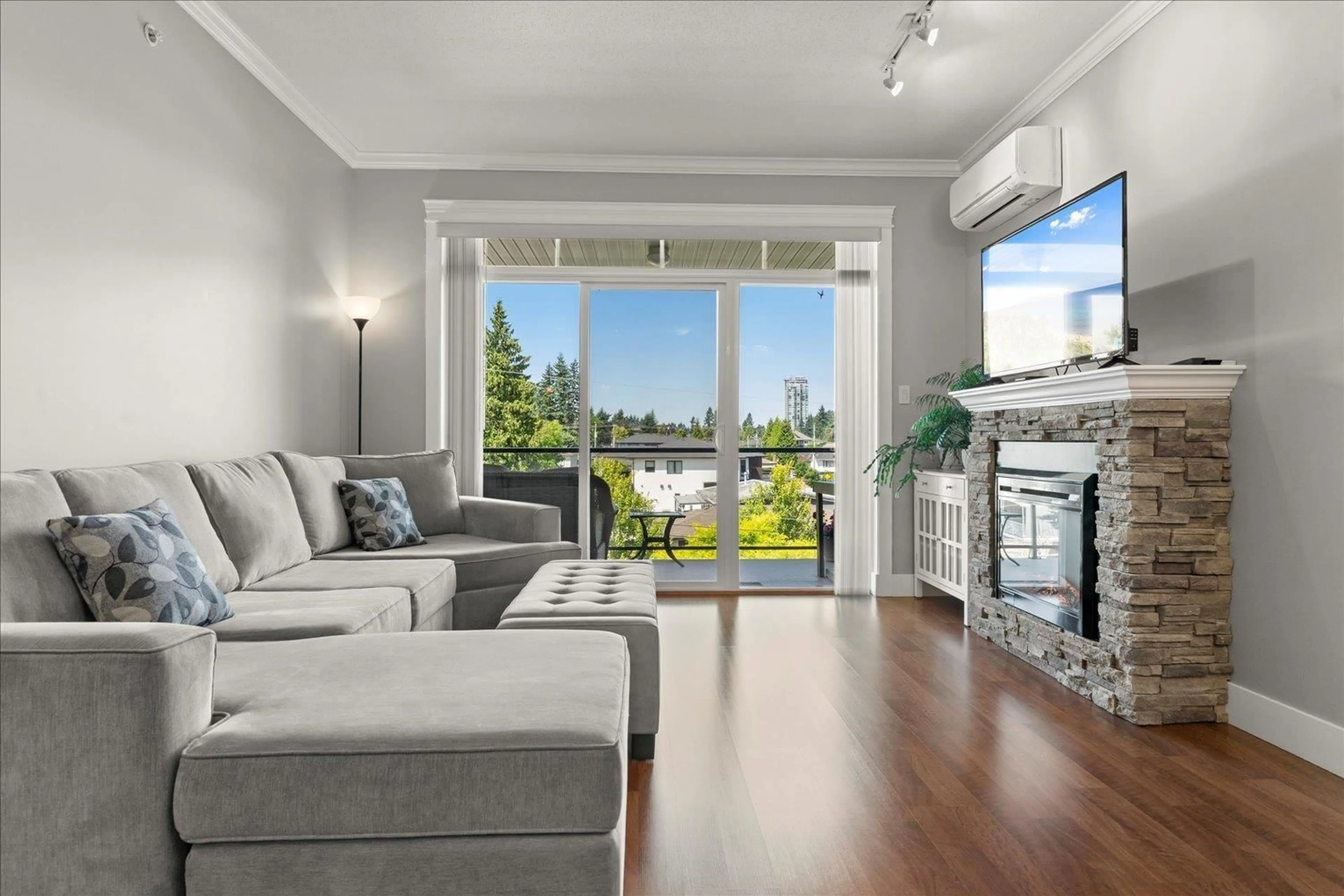 Living room with furniture, unknown for 402 - 2068 SANDALWOOD, Abbotsford British Columbia V2S3H6