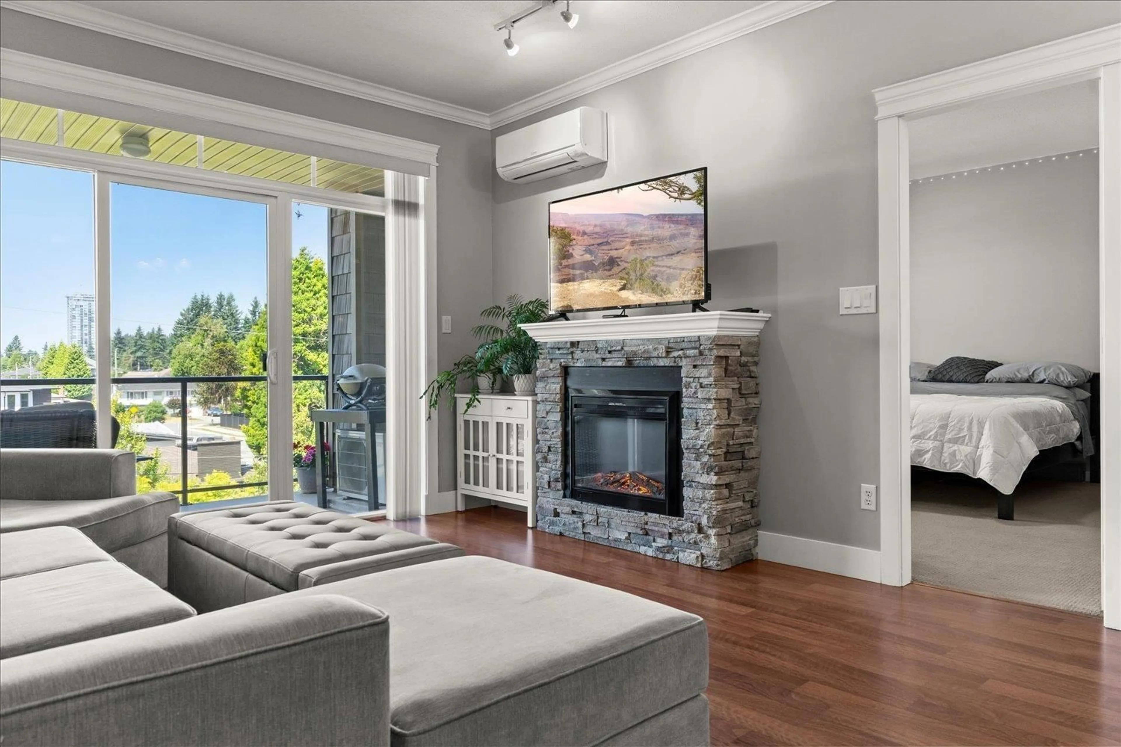 Living room with furniture, unknown for 402 - 2068 SANDALWOOD, Abbotsford British Columbia V2S3H6