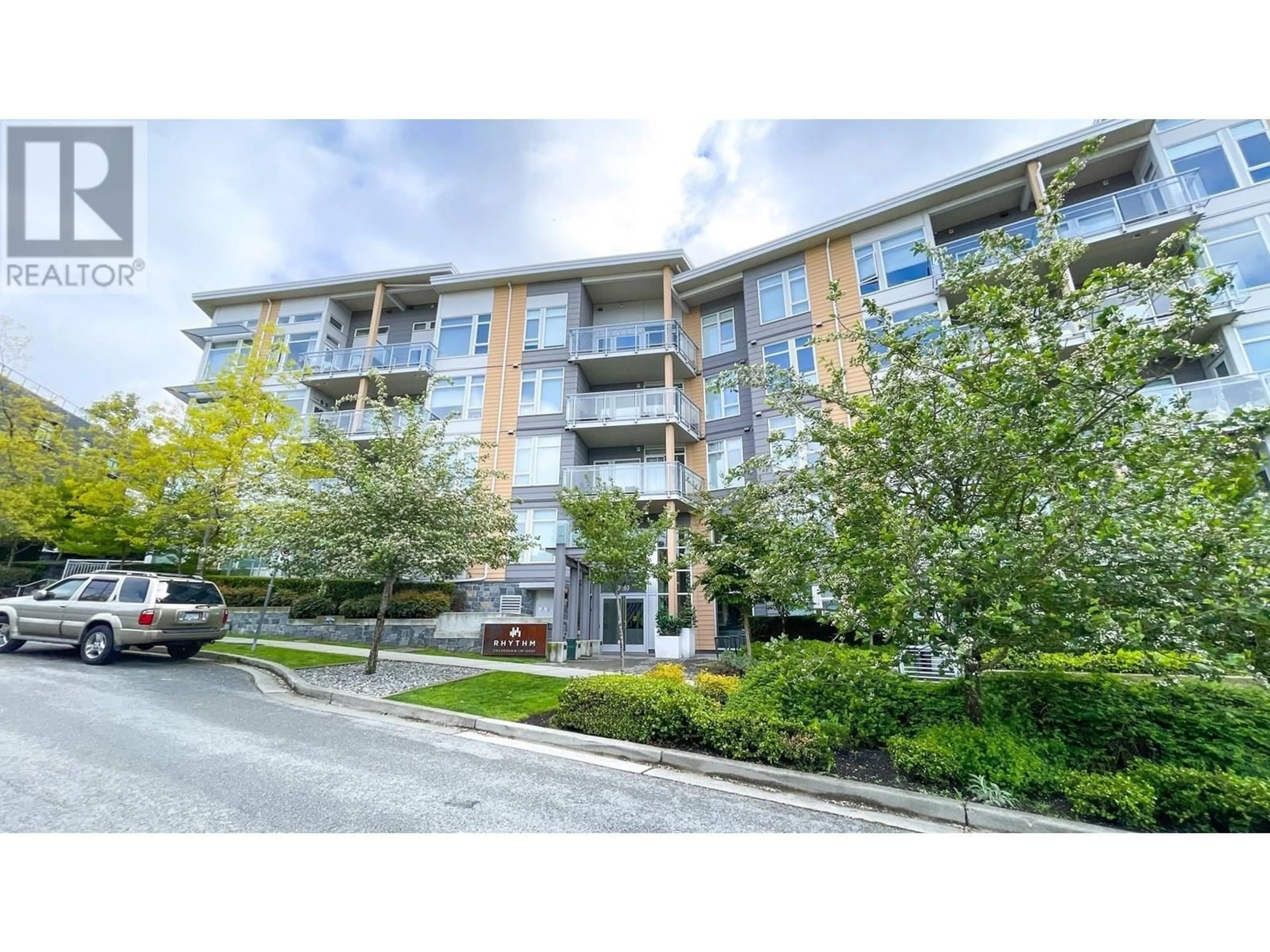 A pic from outside/outdoor area/front of a property/back of a property/a pic from drone, unknown for 413 - 3263 PIERVIEW CRESCENT, Vancouver British Columbia V5S0C3