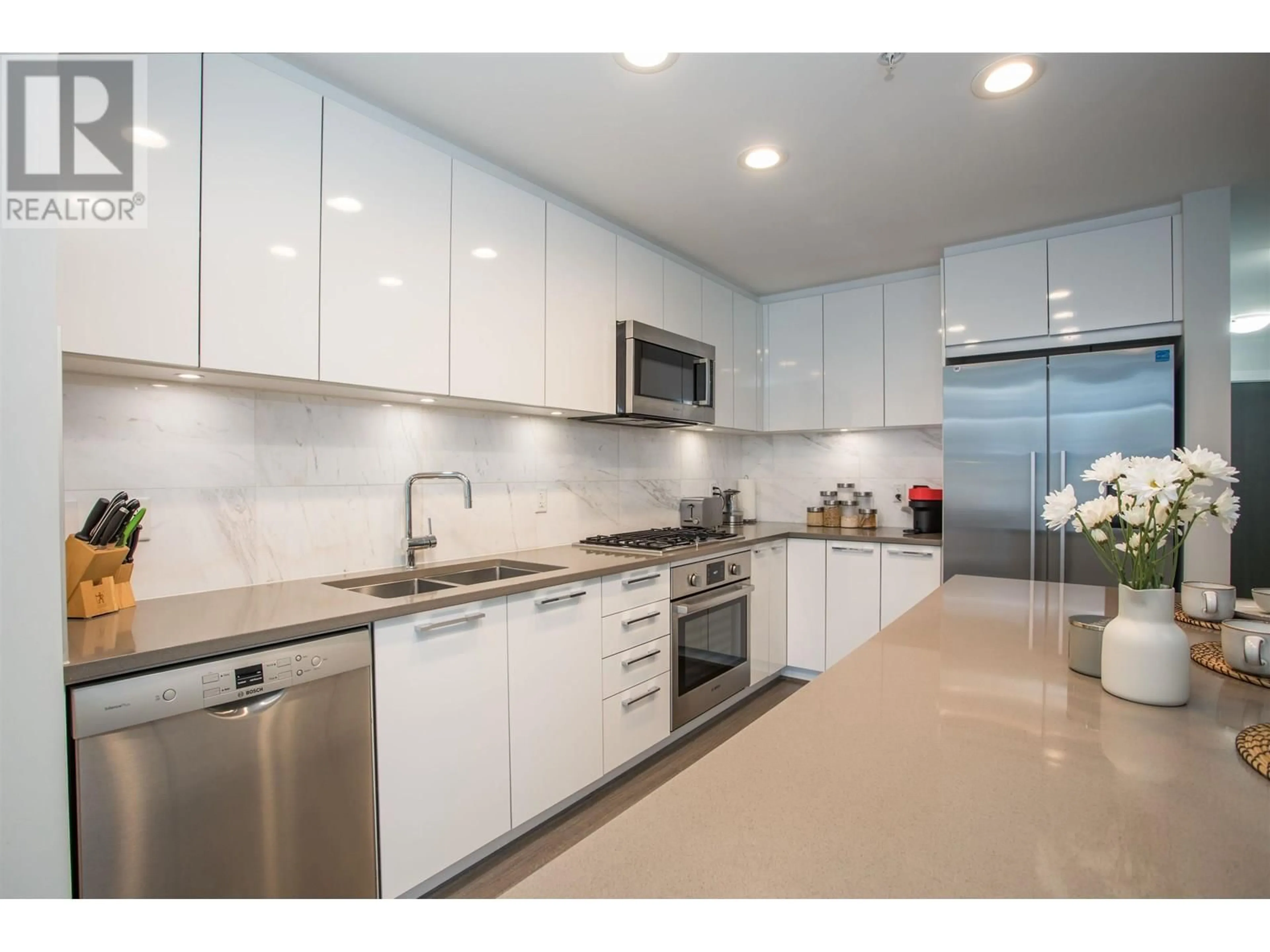 Unknown for 413 - 3263 PIERVIEW CRESCENT, Vancouver British Columbia V5S0C3