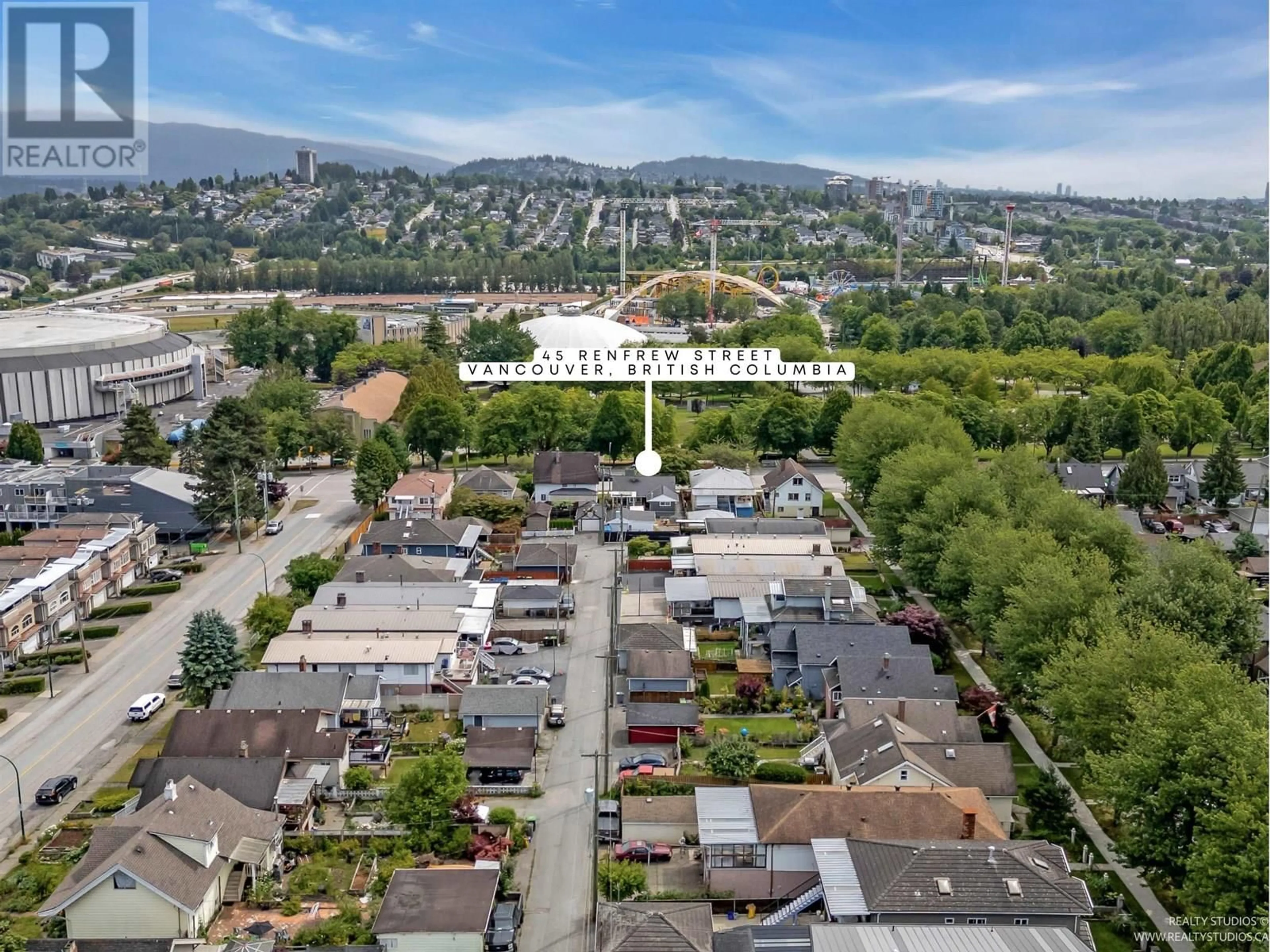 A pic from outside/outdoor area/front of a property/back of a property/a pic from drone, unknown for 45 RENFREW STREET, Vancouver British Columbia V5K4A5