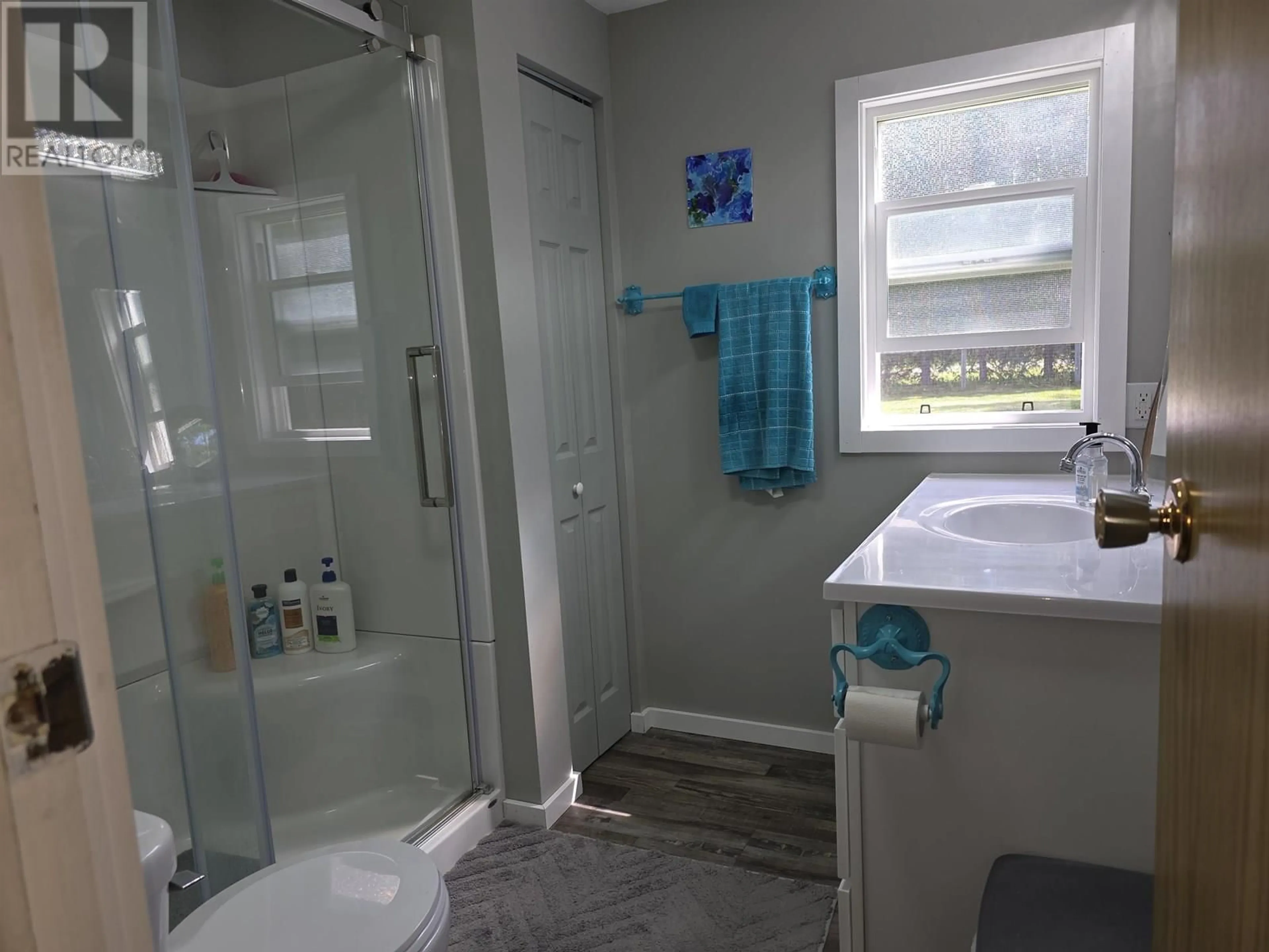 Standard bathroom, ceramic/tile floor for 921 OAK STREET, Vanderhoof British Columbia V0J3A1