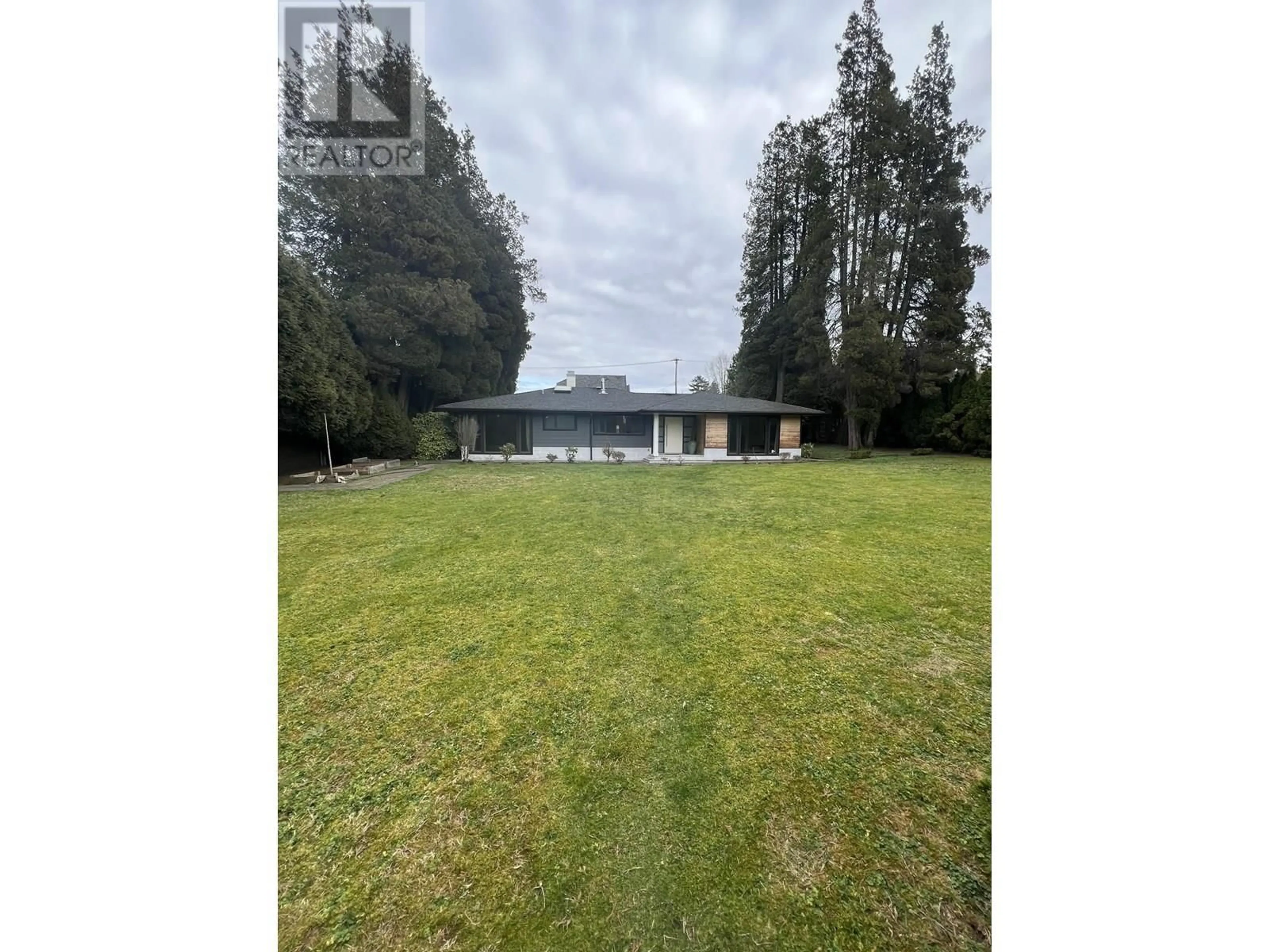 A pic from outside/outdoor area/front of a property/back of a property/a pic from drone, water/lake/river/ocean view for 4888 GRANVILLE STREET, Vancouver British Columbia V6H3M4