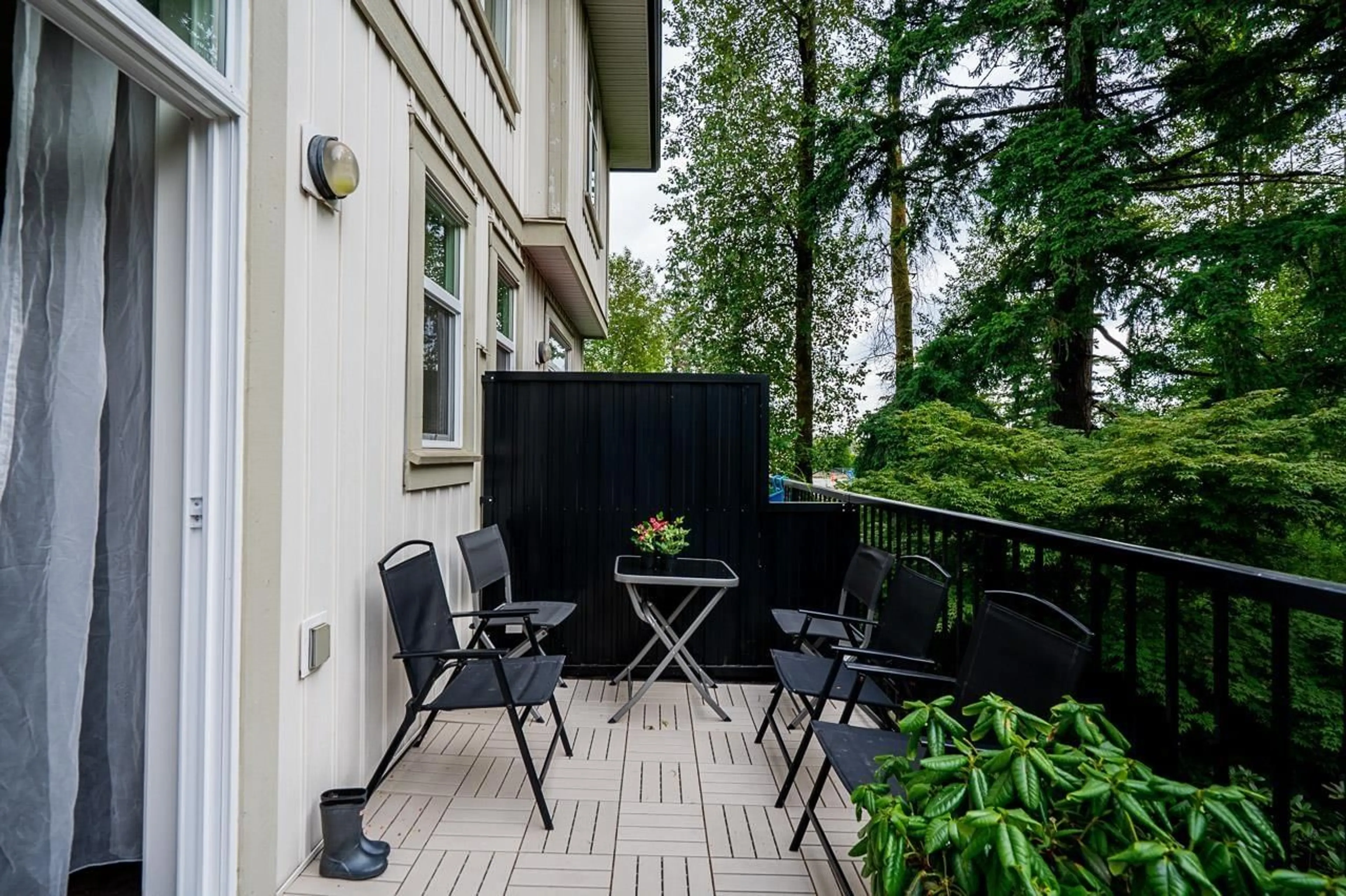 Patio, street for 9 - 8355 164, Surrey British Columbia V4N1E3