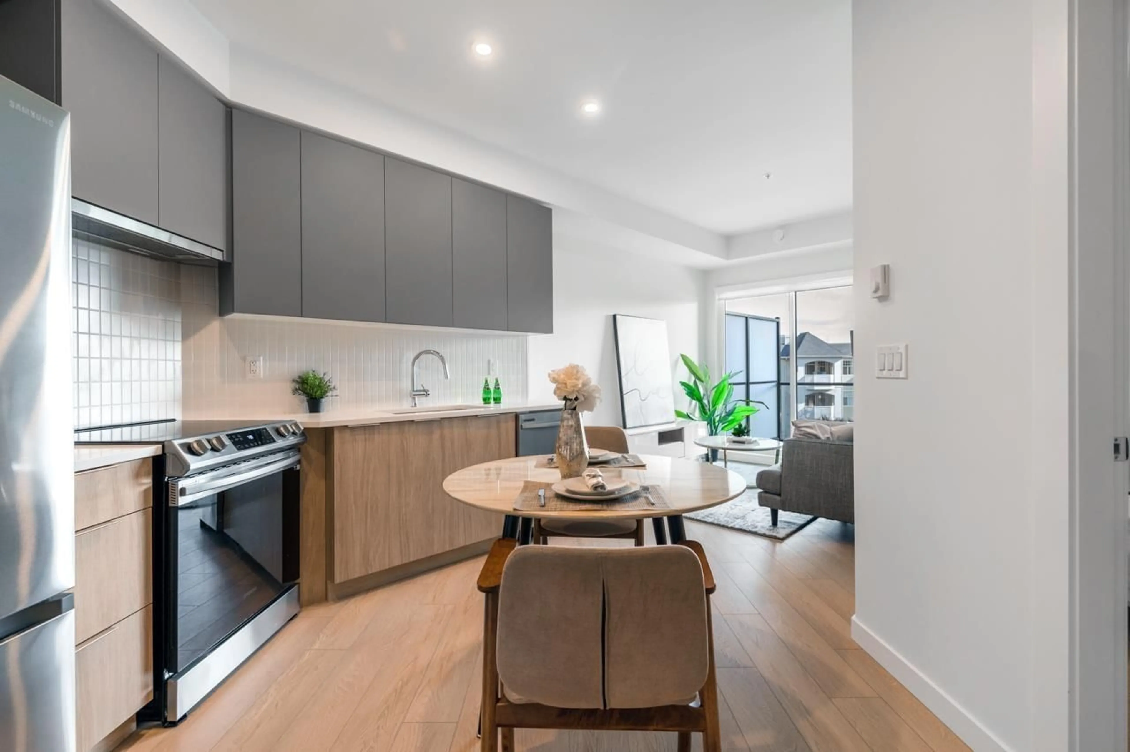 Open concept kitchen, unknown for 213 - 20695 EASTLEIGH, Langley British Columbia V3A0P7