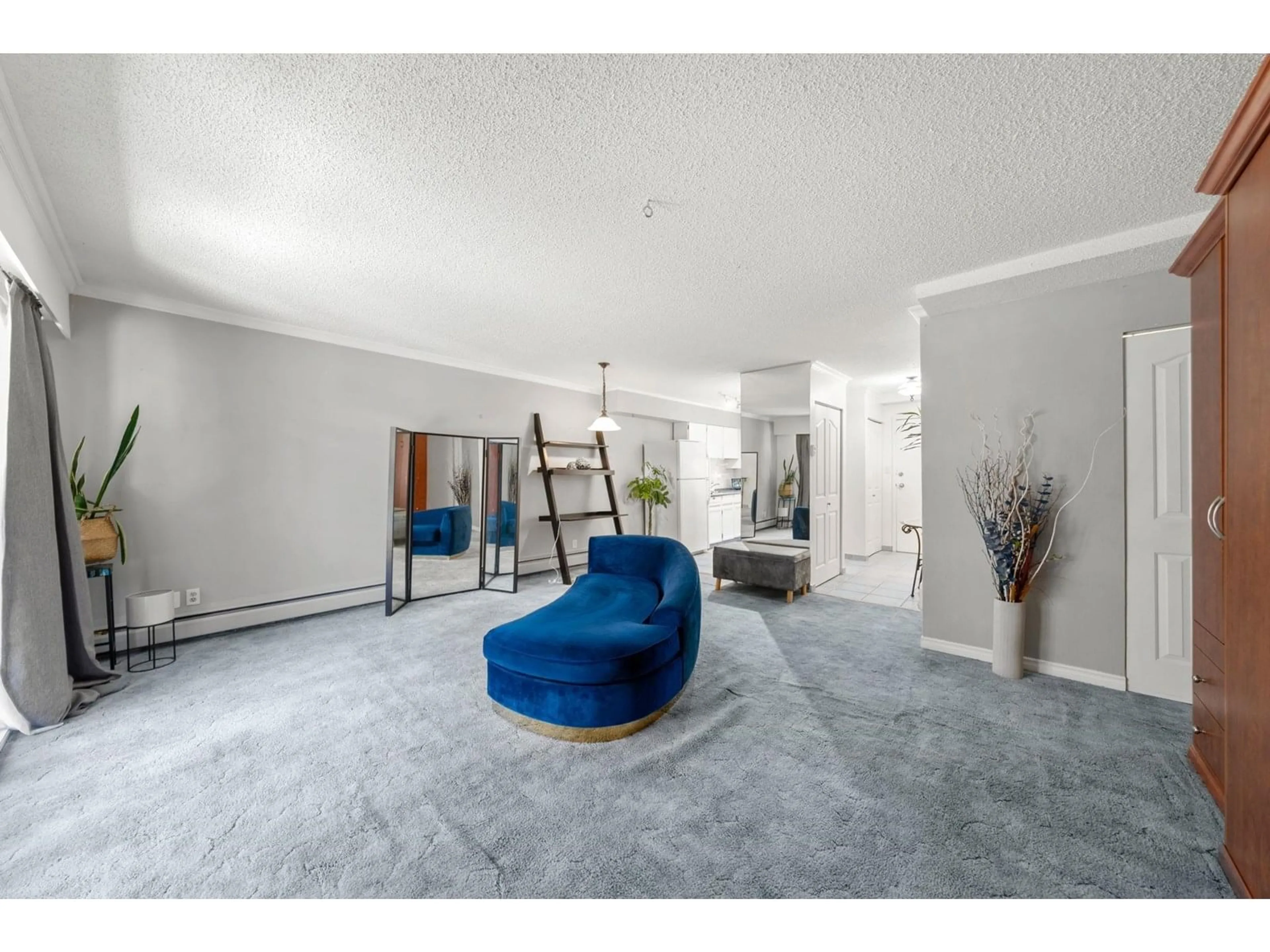 A pic of a room for 101 - 1520 BLACKWOOD, White Rock British Columbia V4B3V4